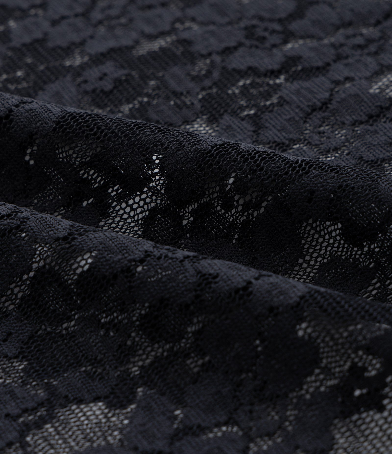 Blusa em Renda Floral com Transparência e Manga Longa Curve & Plus Size Preto 8