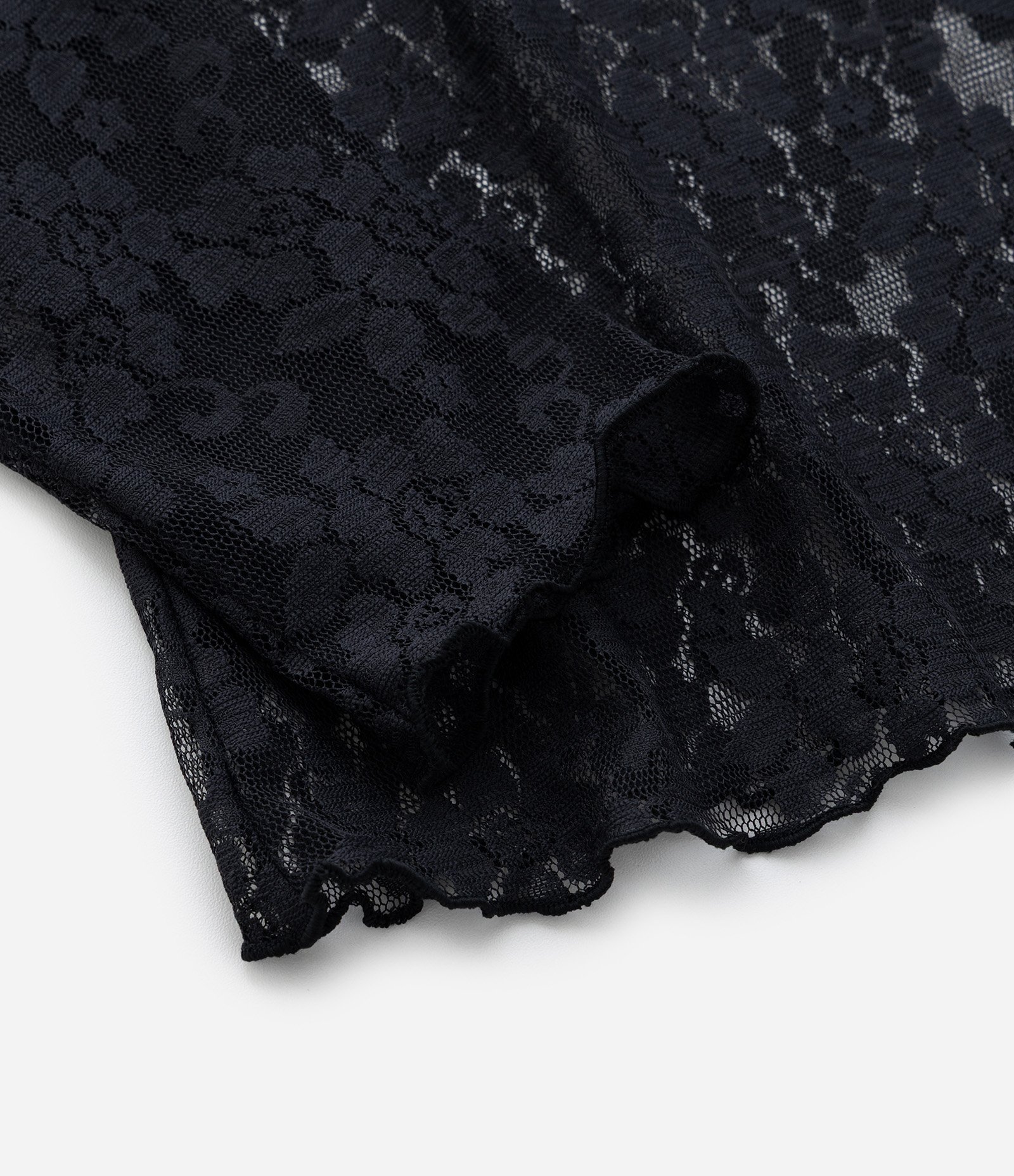 Blusa em Renda Floral com Transparência e Manga Longa Curve & Plus Size Preto 9