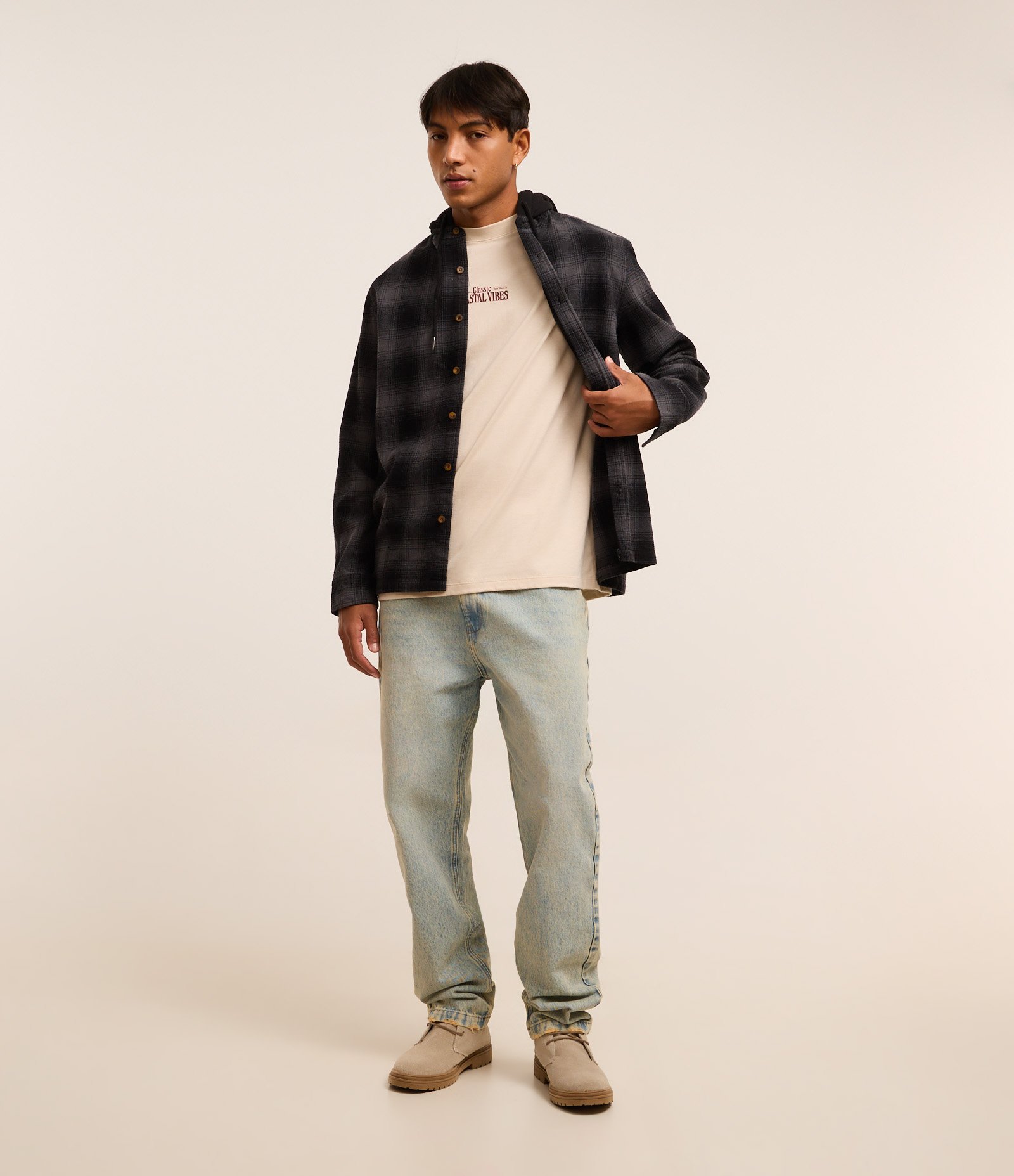 Camiseta Relaxed em Algodão com Estampa Lettering Marrom claro 3