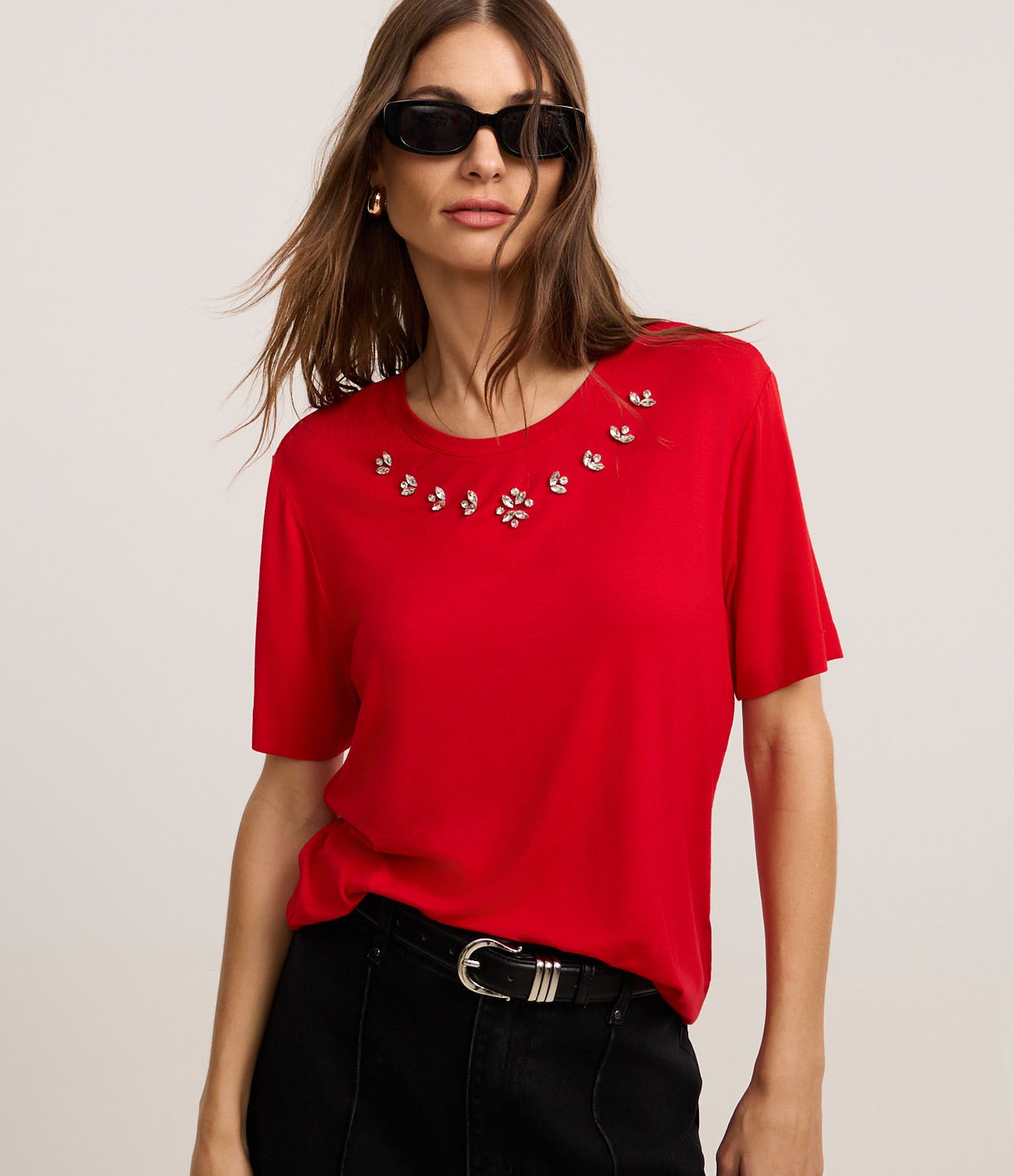 Camiseta T-shirt em Viscose com Aplicação de Strass Vermelho 1