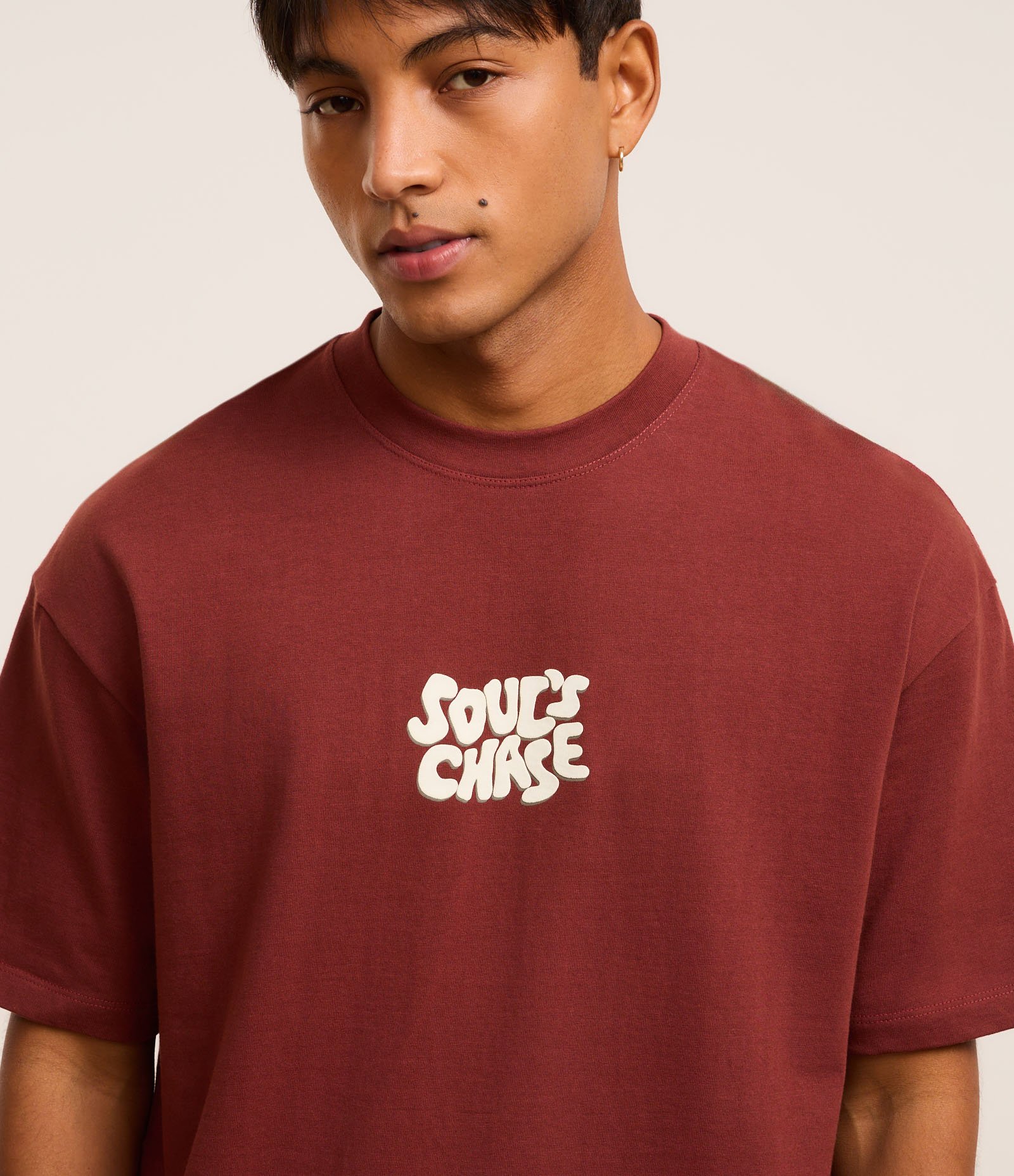 Camiseta Relaxed em Malhão com Estampa Lettering Marrom 4