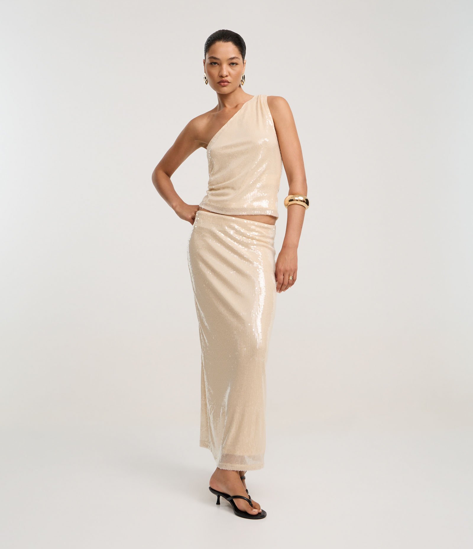 Blusa Ombro Só em Paetê Transparente e Franzido na Alça Bege 2