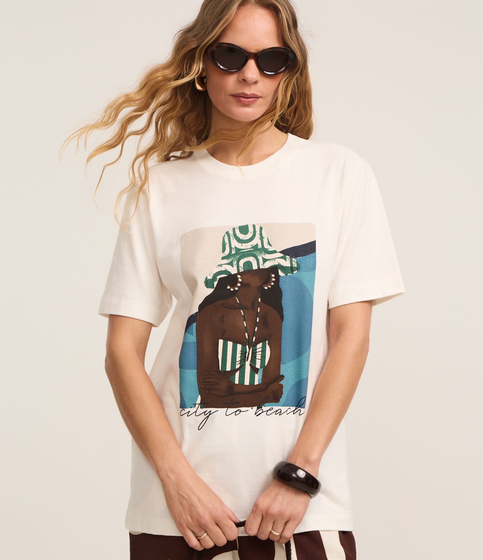 Blusa em Algodão com Estampa Mulher de Roupa de Praia Branco 1