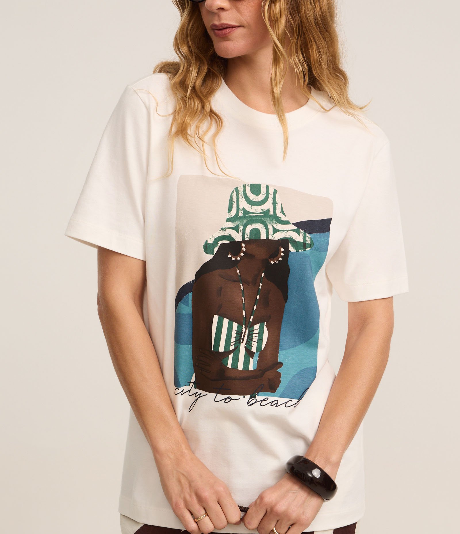 Blusa em Algodão com Estampa Mulher de Roupa de Praia Branco 4