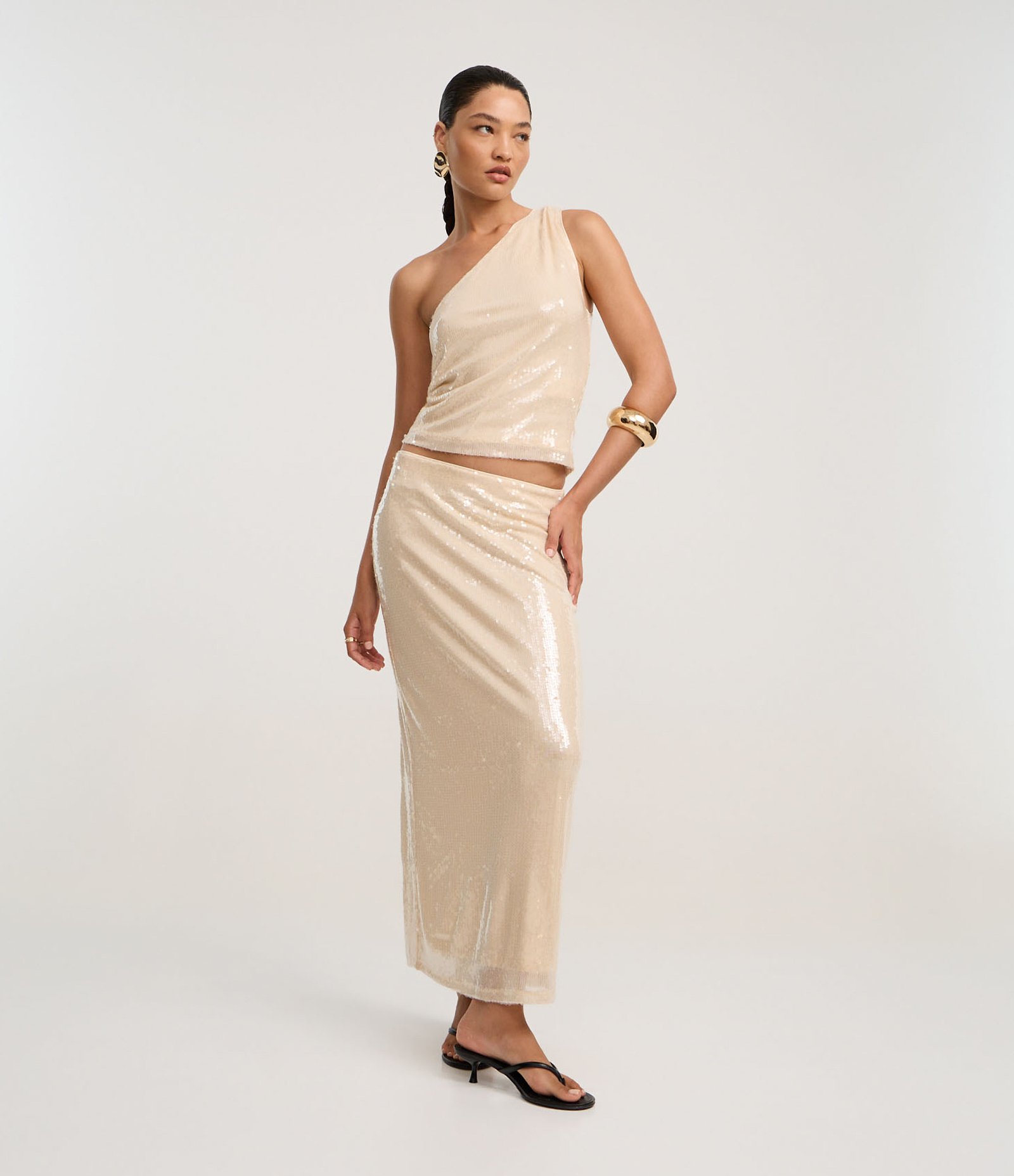 Saia Longa com Paetê Transparente e Ponto Vazado Dourado 1