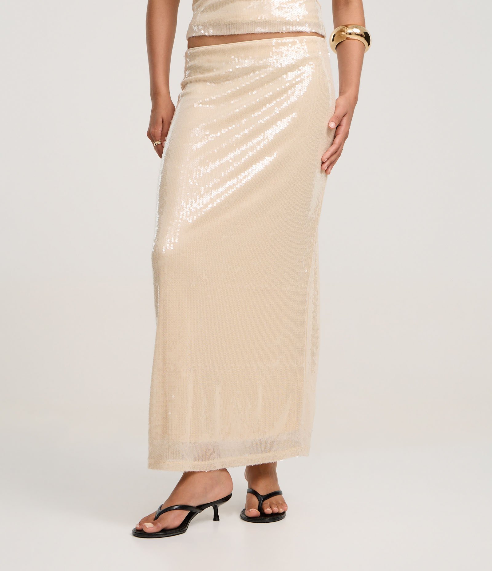 Saia Longa com Paetê Transparente e Ponto Vazado Dourado 3