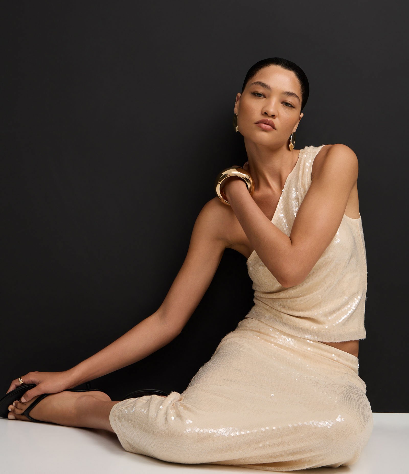 Saia Longa com Paetê Transparente e Ponto Vazado Dourado 5