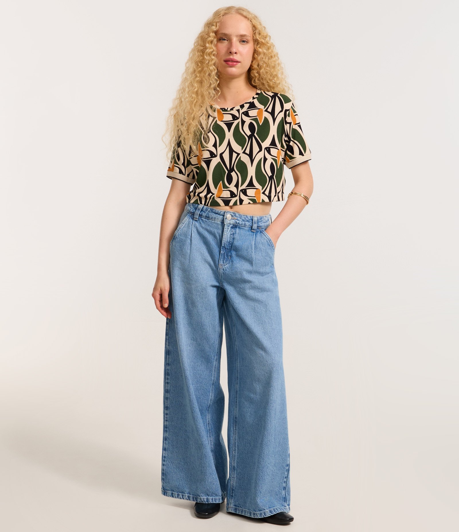 Blusa Cropped em Crepe com Estampa Geométrica Verde 2