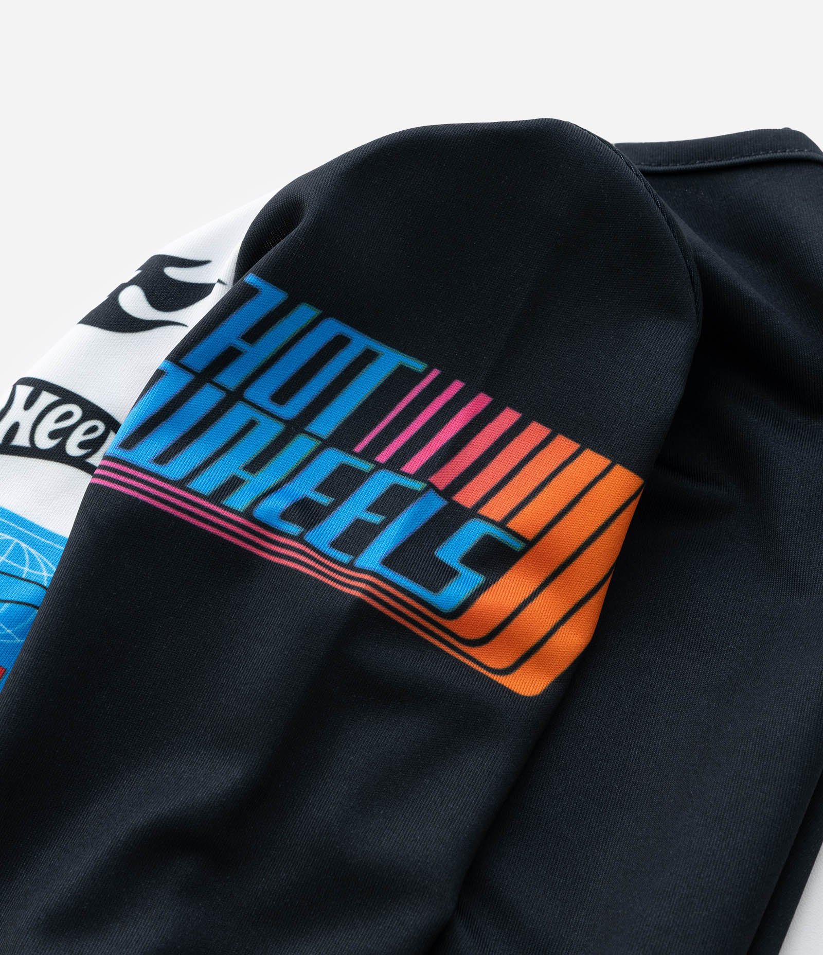 Macacão Infantil com Luvas e Estampa Hot Wheels - Tam 3 a 8 Anos Preto 7