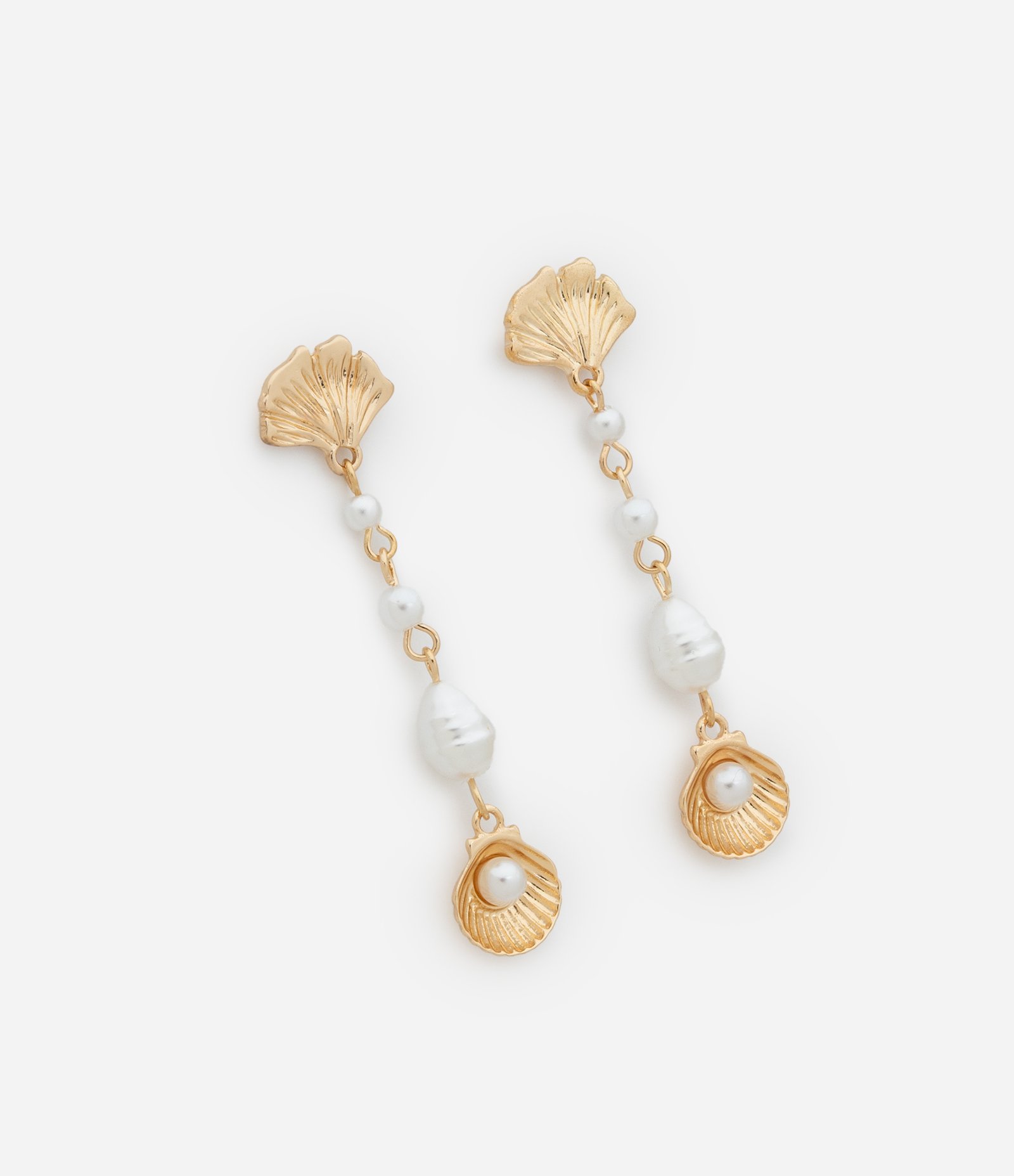 Brinco Fio com Pérola e Pingente de Concha em Banho Dourado Dourado 2