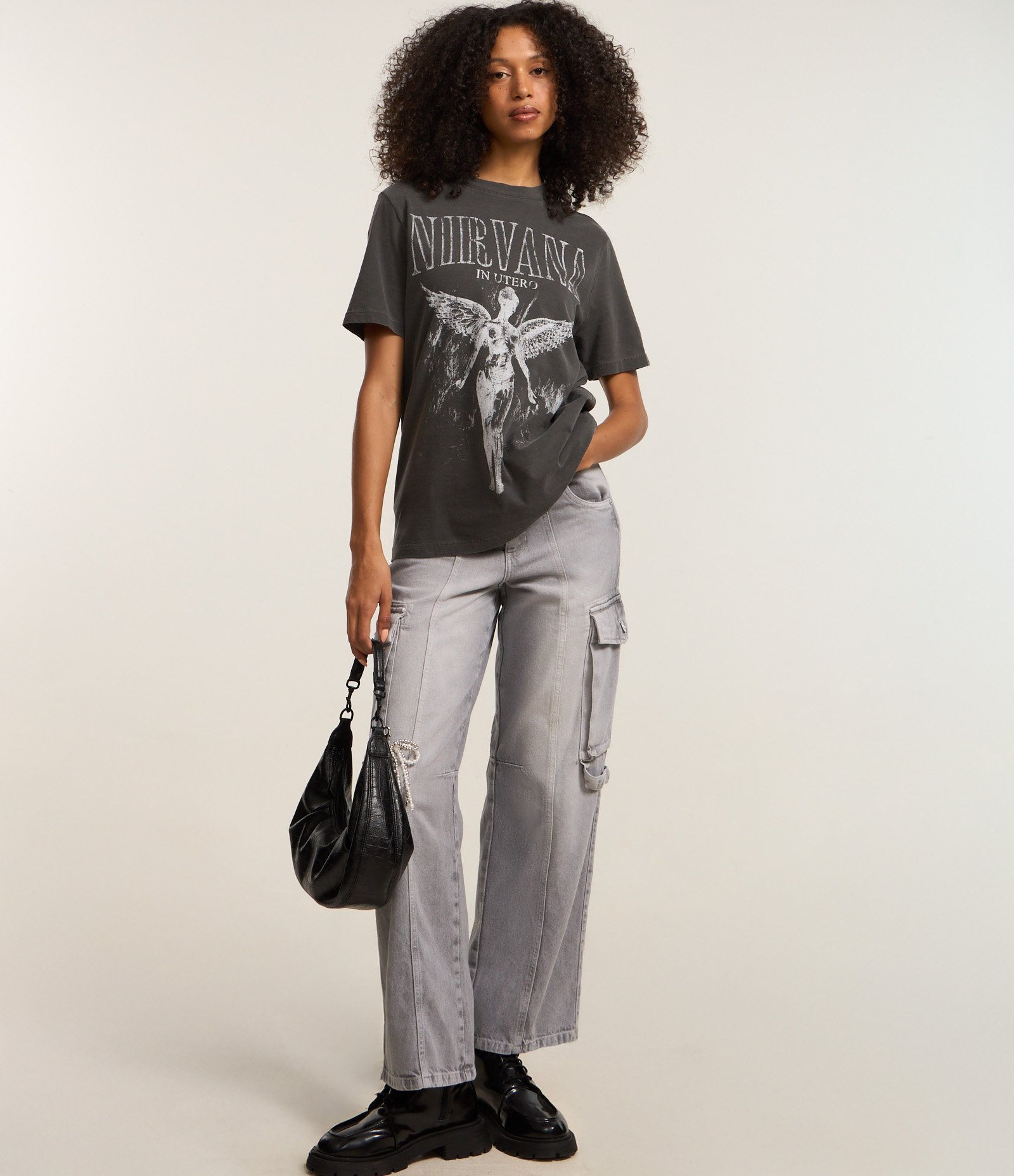 Camiseta Alongada em Algodão com Estampa Anjo Nirvana Preto Acinzentado 3