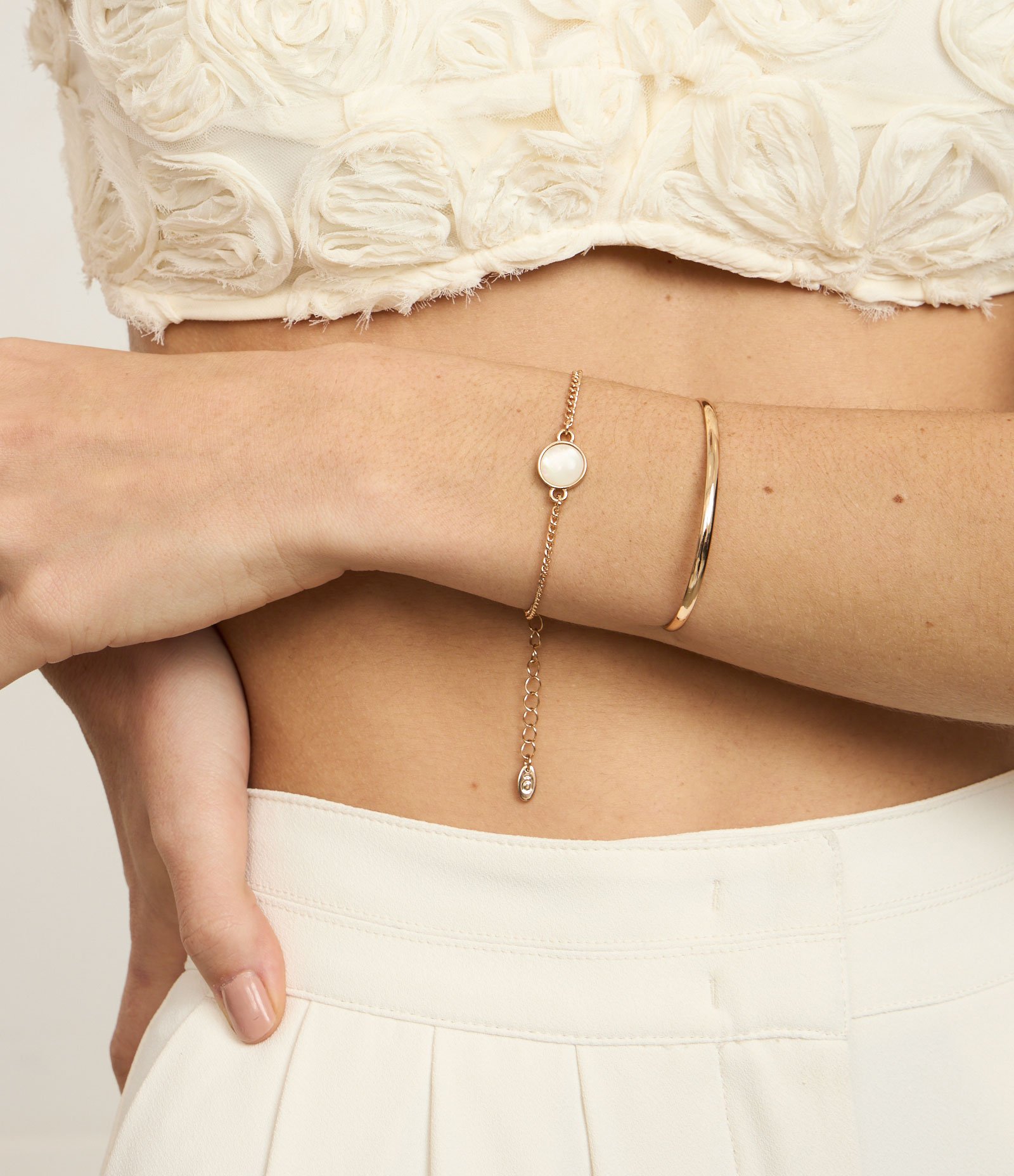 Kit 2 Braceletes em Metal Corrente com Pingente em Resina Dourado 1