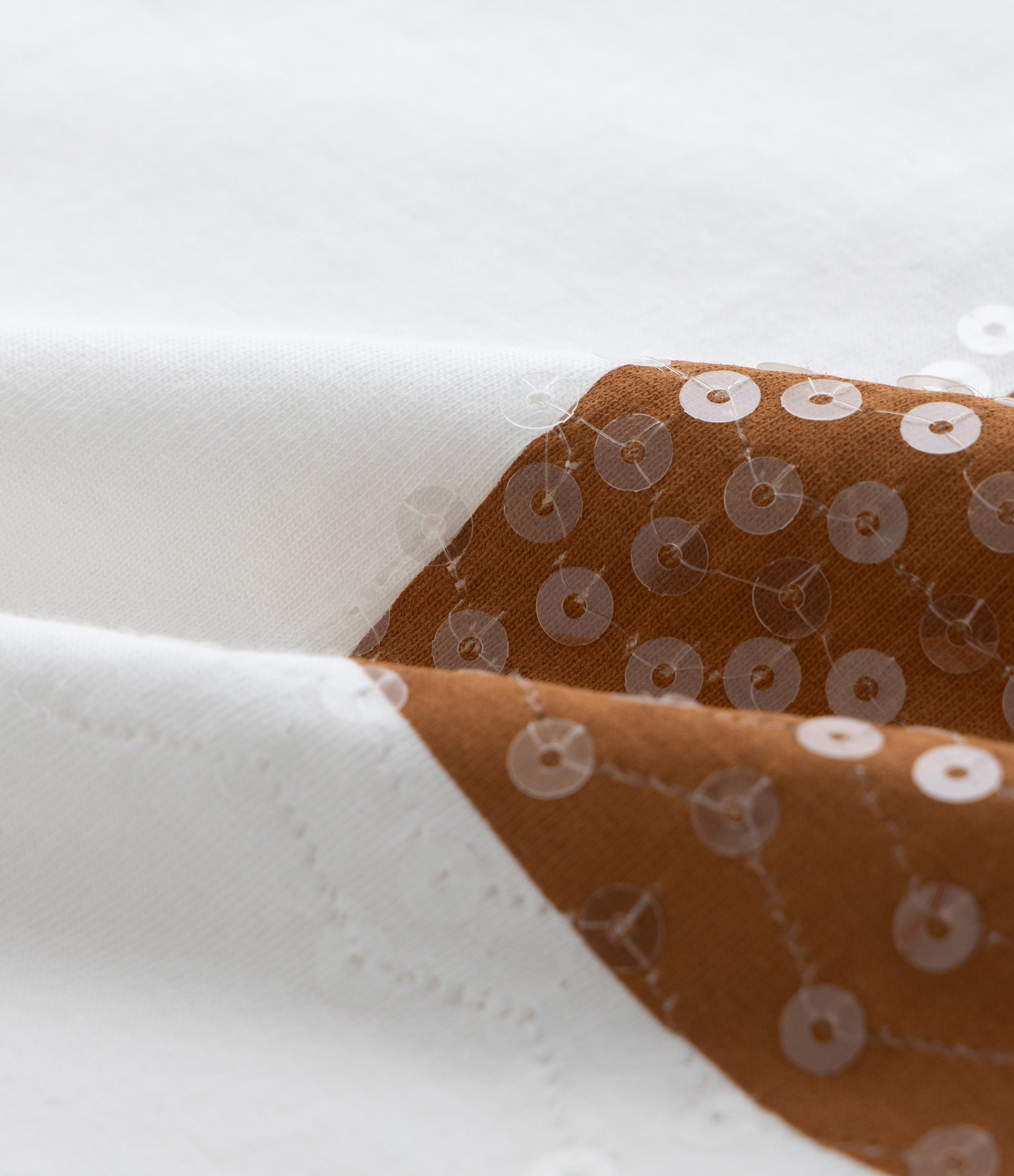 Blusa em Algodão com Estampa de Folhagem e Paetê Curve & Plus Size Branco 6