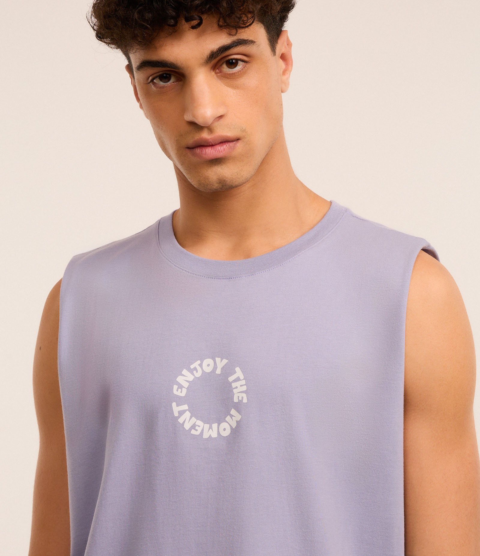 Regata Comfort em Algodão com Estampa Lettering Lilás 4