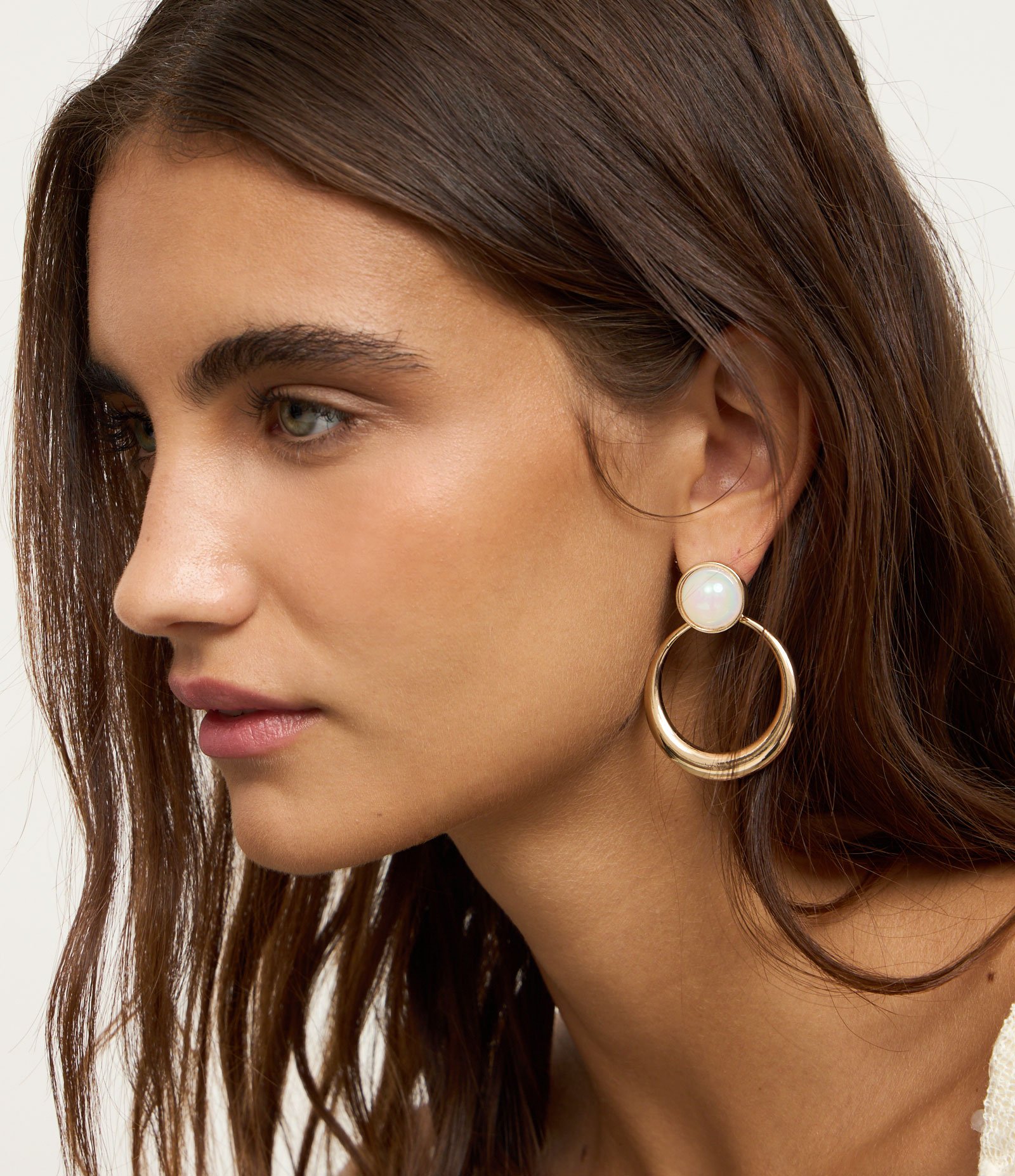 Brinco Argola com Base Resina Redoma e Pingente Frontal Off White 4