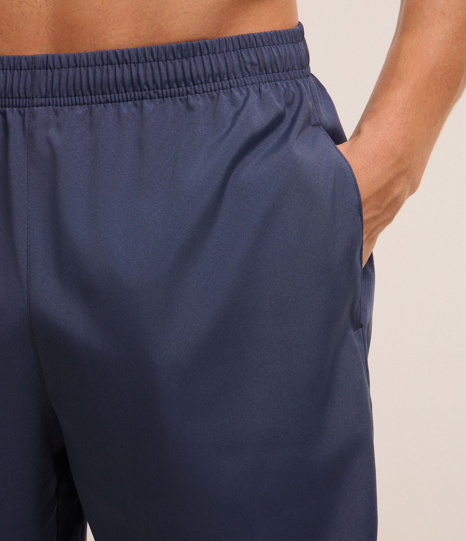 Bermuda Regular Esportiva com Cós Elástico Azul 4