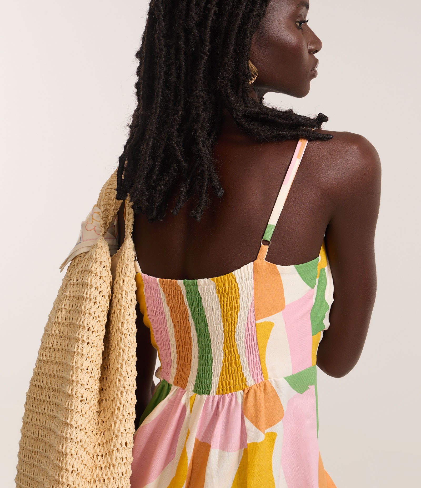 Macacão em Viscolinho com Estampa de Ondas Contrastantes Verde/Rosa/Amarelo 4