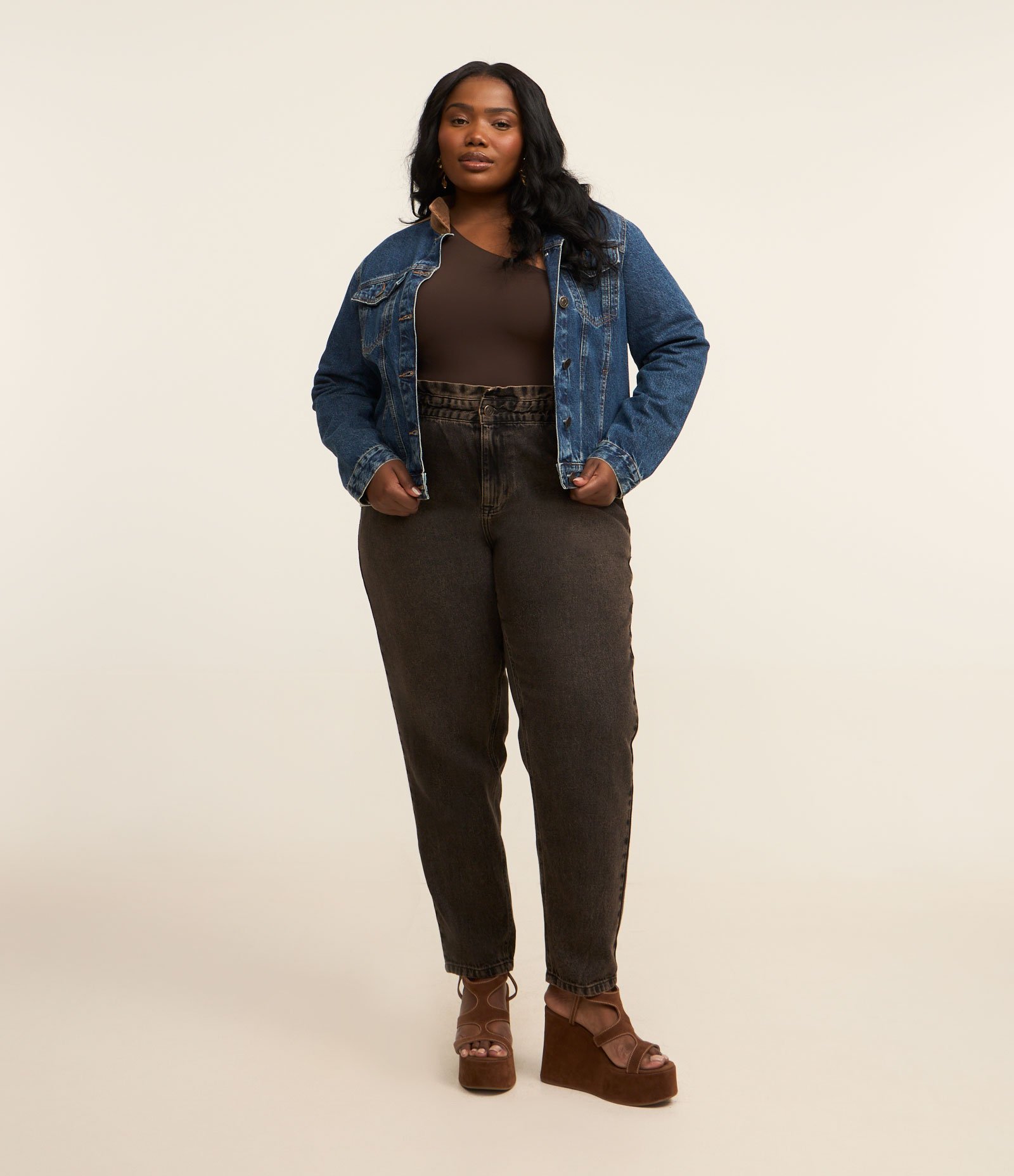 Jaqueta Jeans com Recortes e Gola Contrastante Curve & Plus Size Azul 3