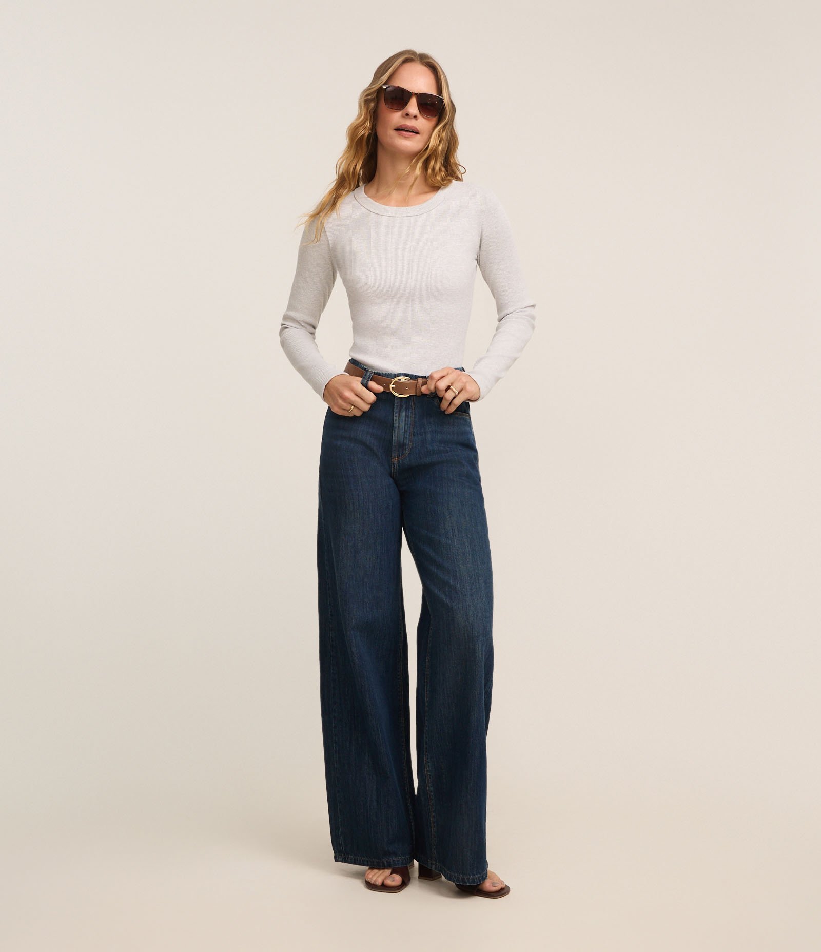 Blusa Básica com Gola Redonda Cinza 2