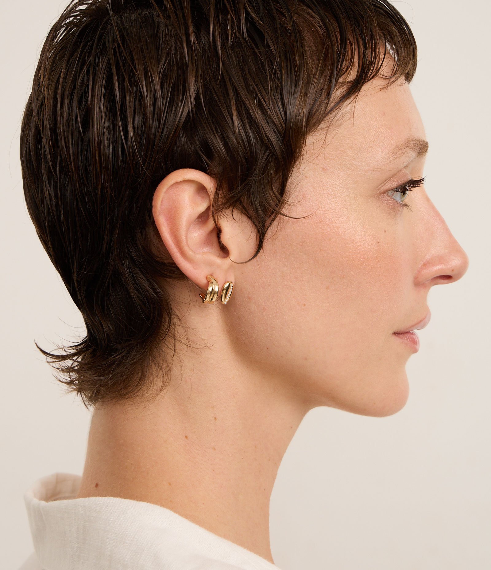 Kit 06 Argolas em Metal com Formas e Texturas Diferentes Dourado 3