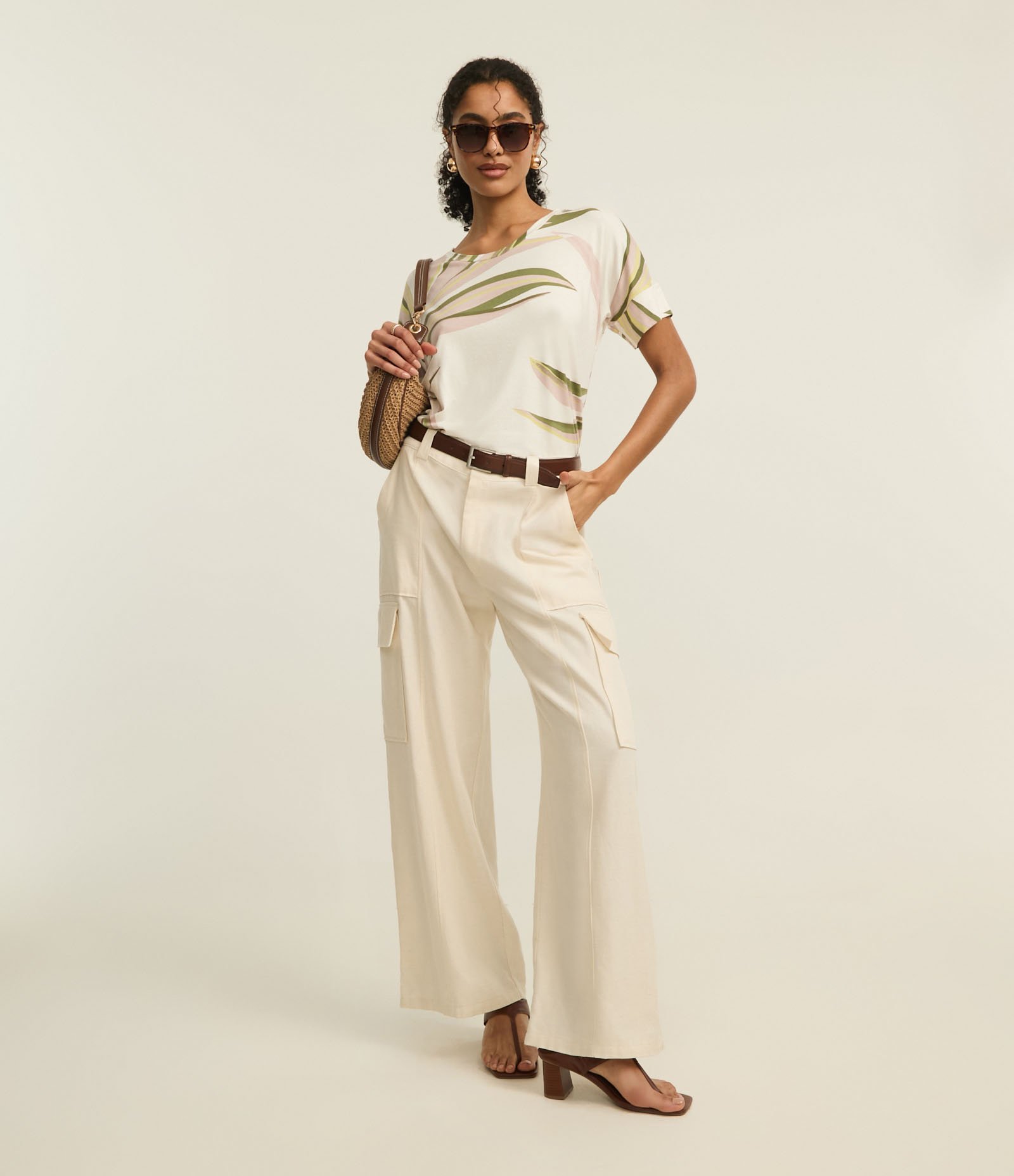 Blusa em Viscose com Estampa de Folhagem Off White 2