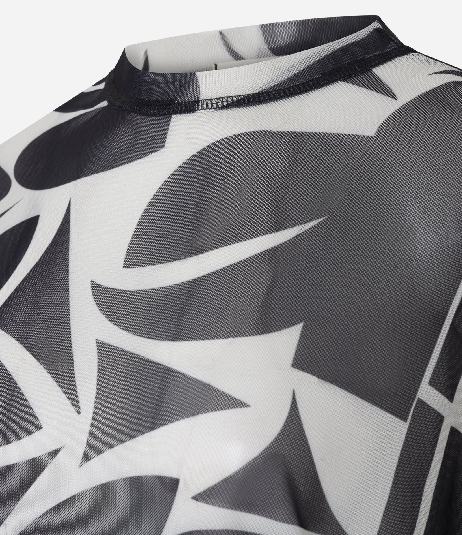 Blusa em Tule com Costura Aparente e Estampa Abstrata Preto/Branco 9