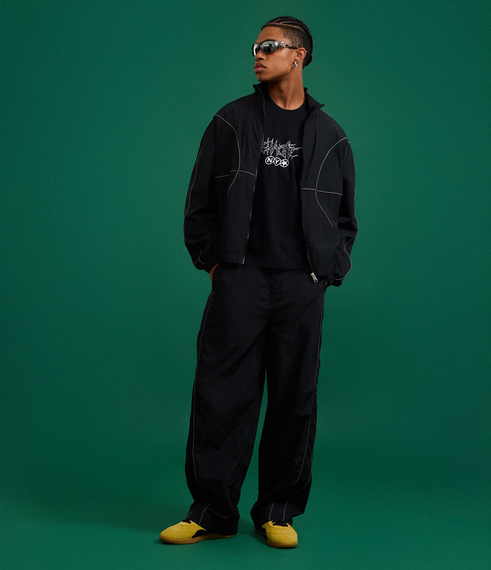 Calça Super Baggy em microfibra com Recortes e Listra Preto 4