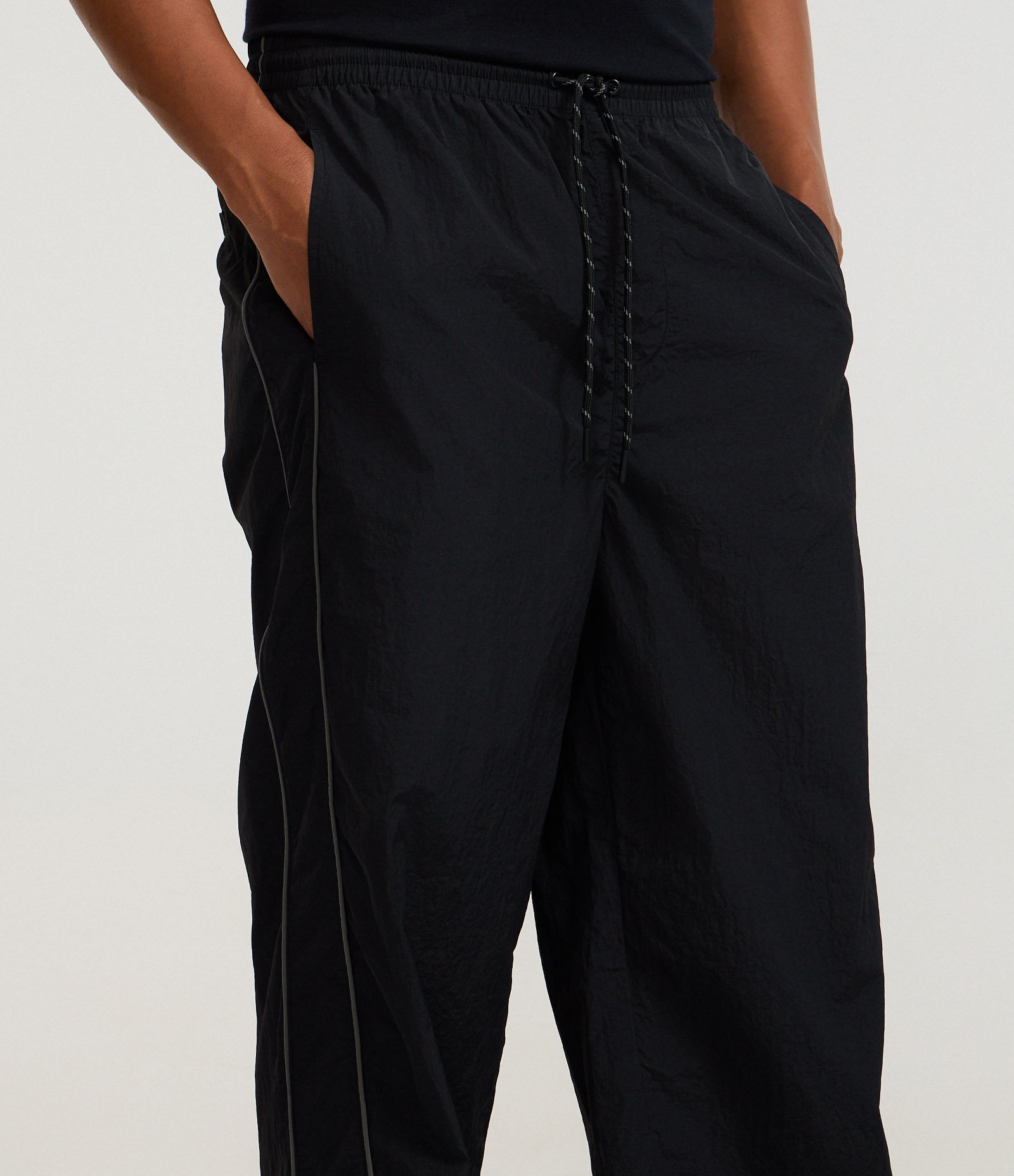 Calça Super Baggy em microfibra com Recortes e Listra Preto 5