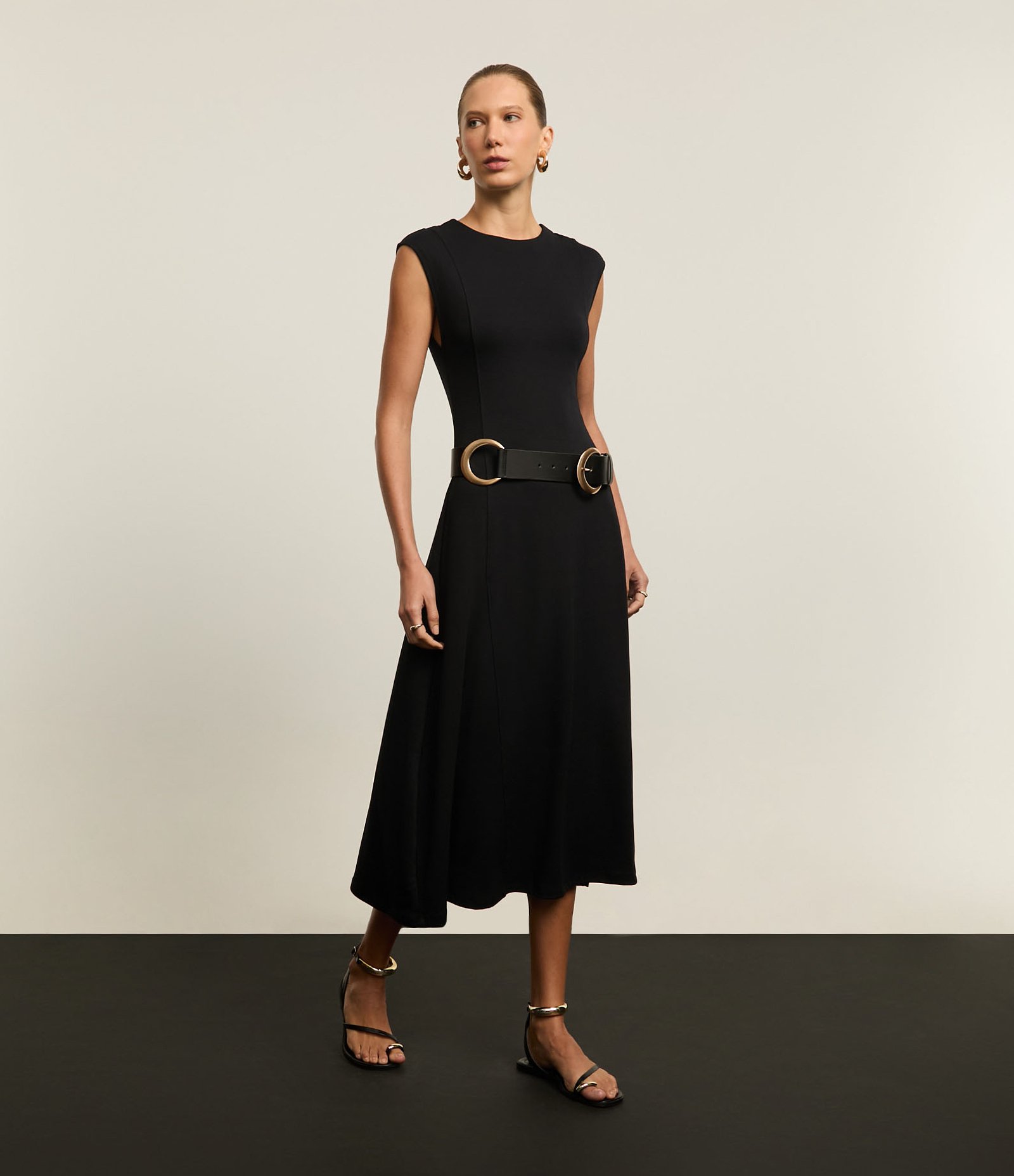 Vestido Evasê Midi em Ponto Roma Preto 3