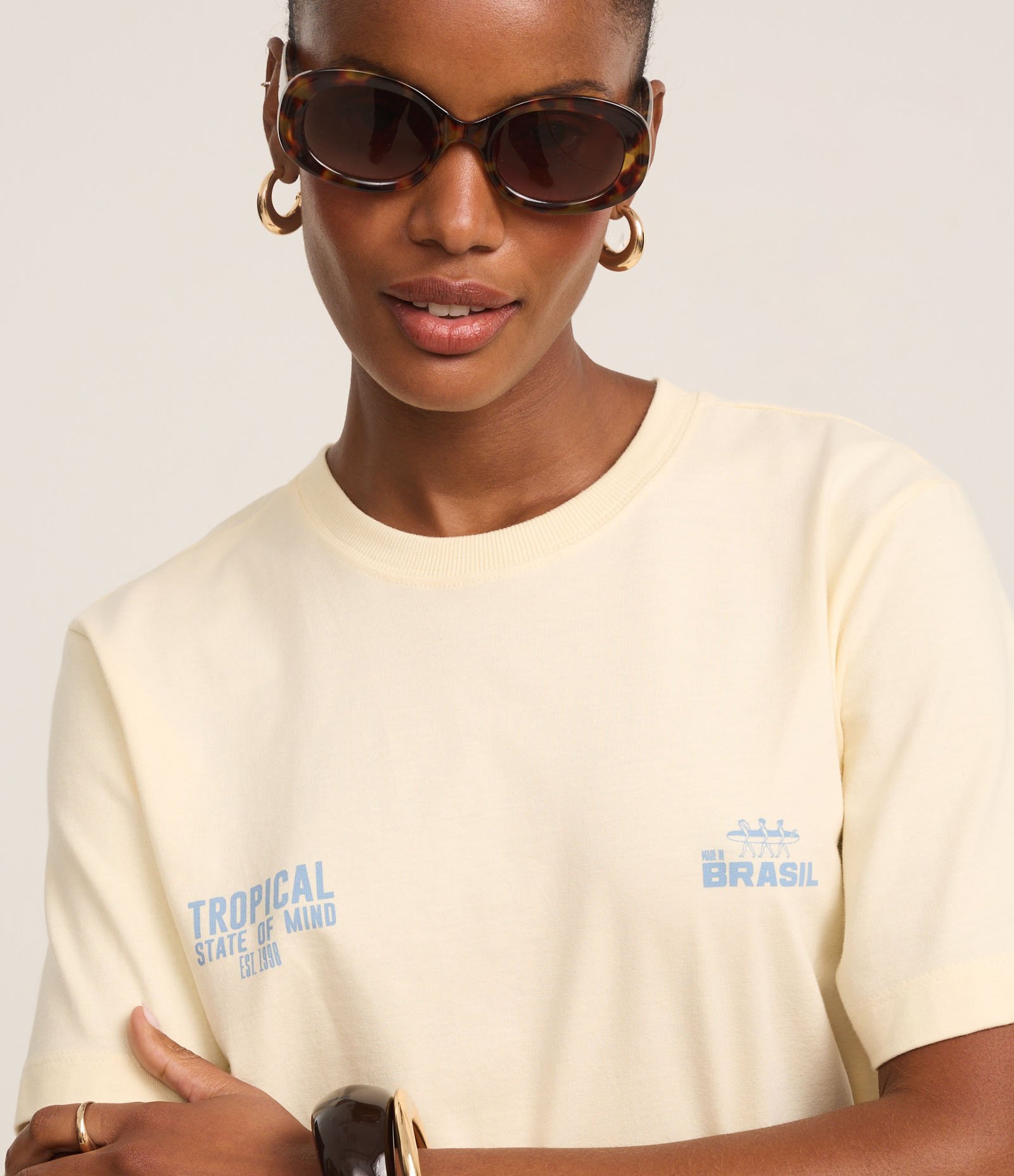 Camiseta T-Shirt Slim com Lettering Brasil Tropical Amarelo 3
