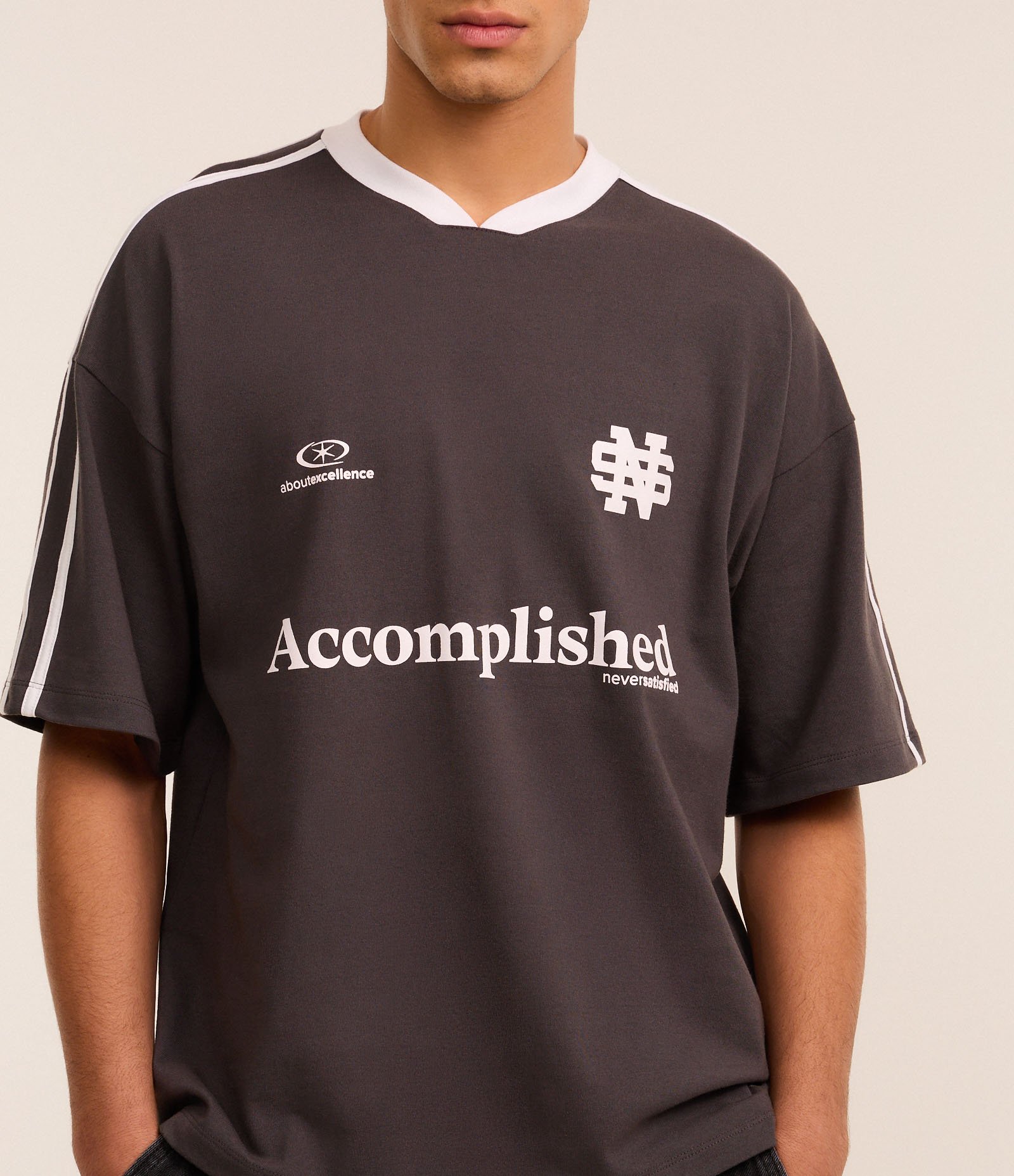 Camiseta Esportiva Oversized em Algodão com Estampa Localizada e Lettering Cinza 4