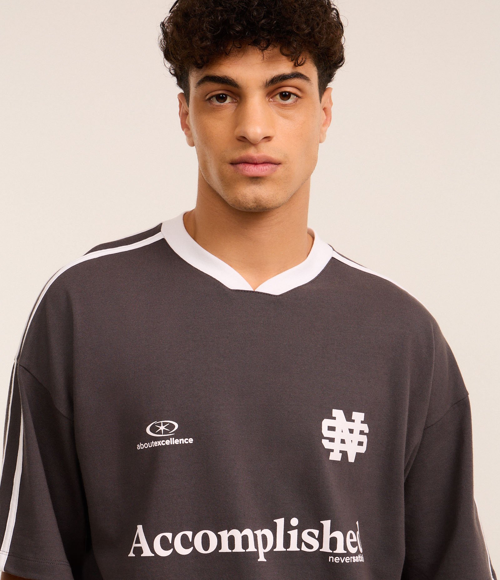 Camiseta Esportiva Oversized em Algodão com Estampa Localizada e Lettering Cinza 6
