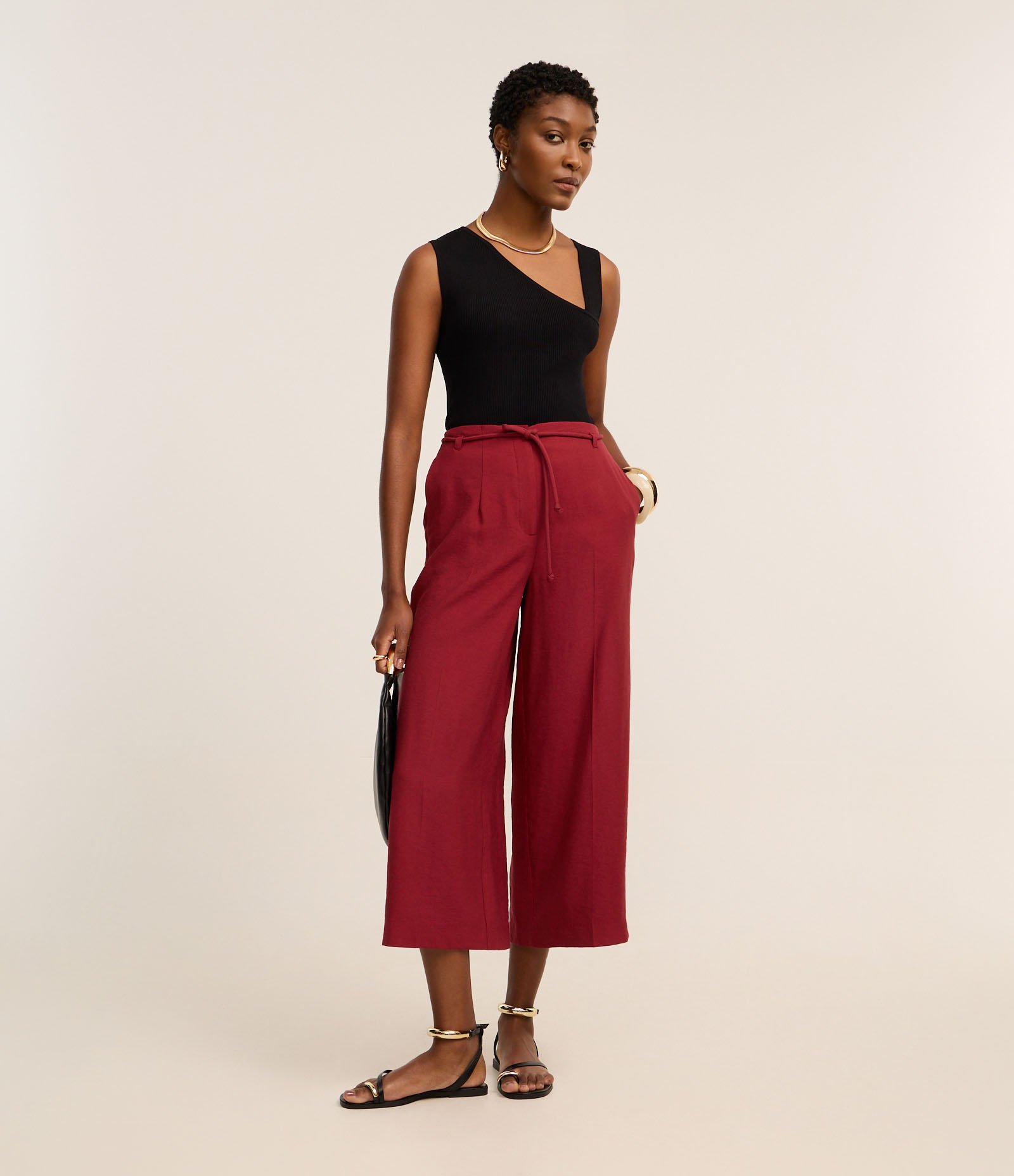 Calça Pantacourt com Corte Alfaiatado e Amarração Vermelho 1