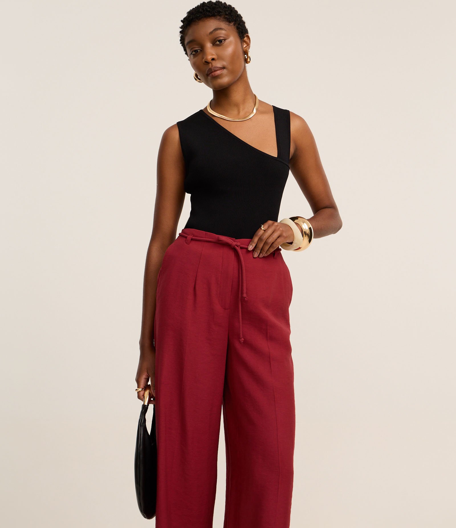 Calça Pantacourt com Corte Alfaiatado e Amarração Vermelho 2