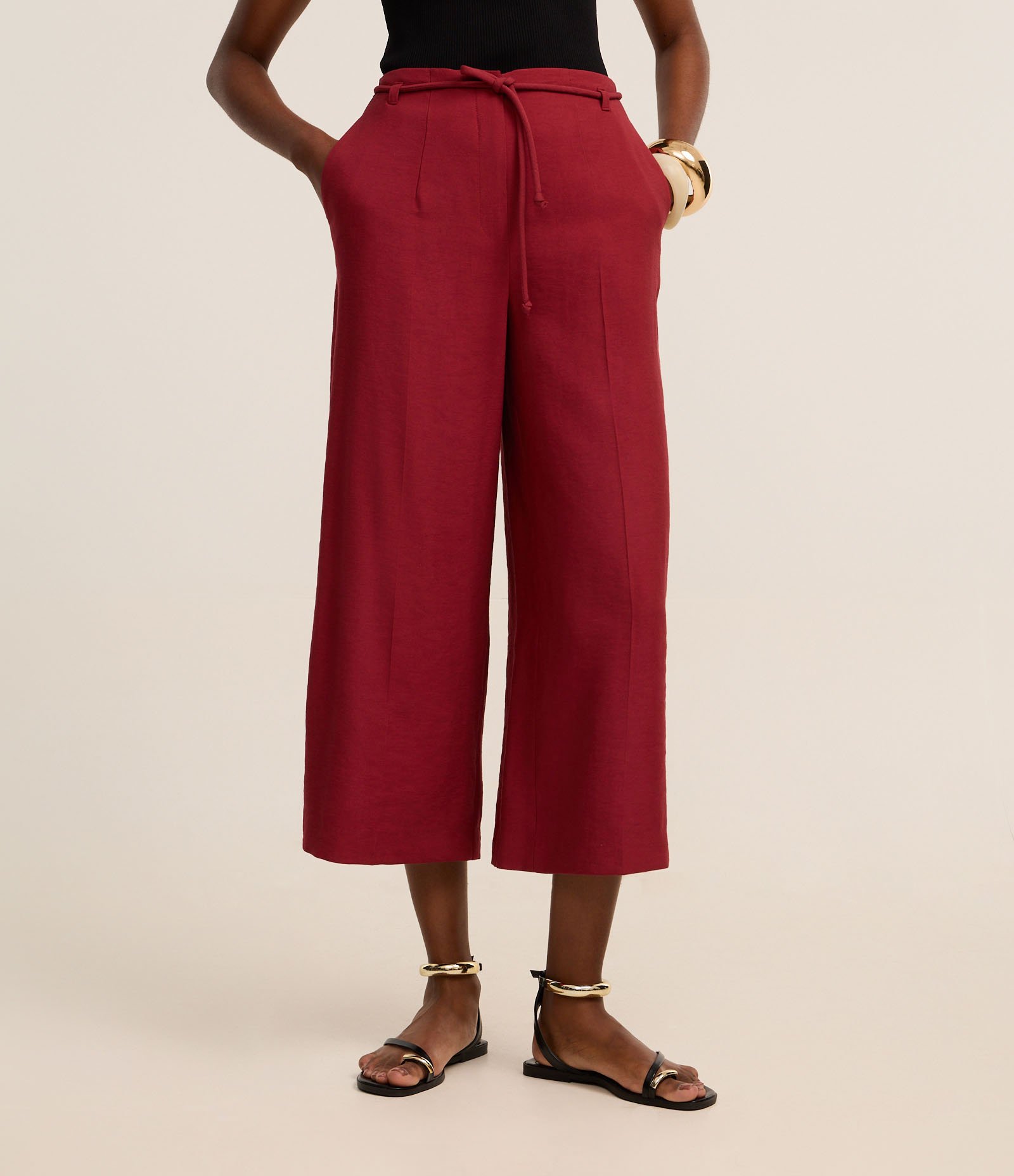 Calça Pantacourt com Corte Alfaiatado e Amarração Vermelho 3