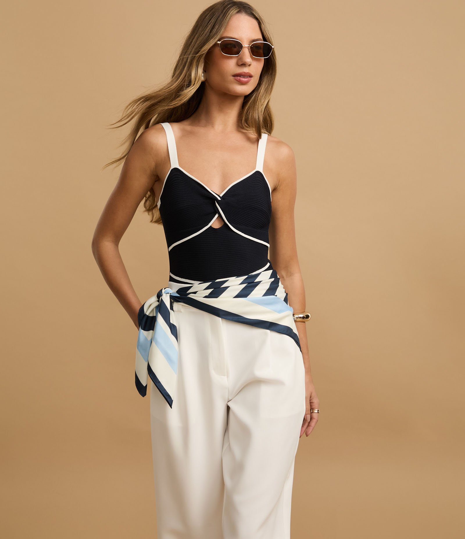 Calça Pantalona em Alfaiataria com Passantes no Cós Branco 6