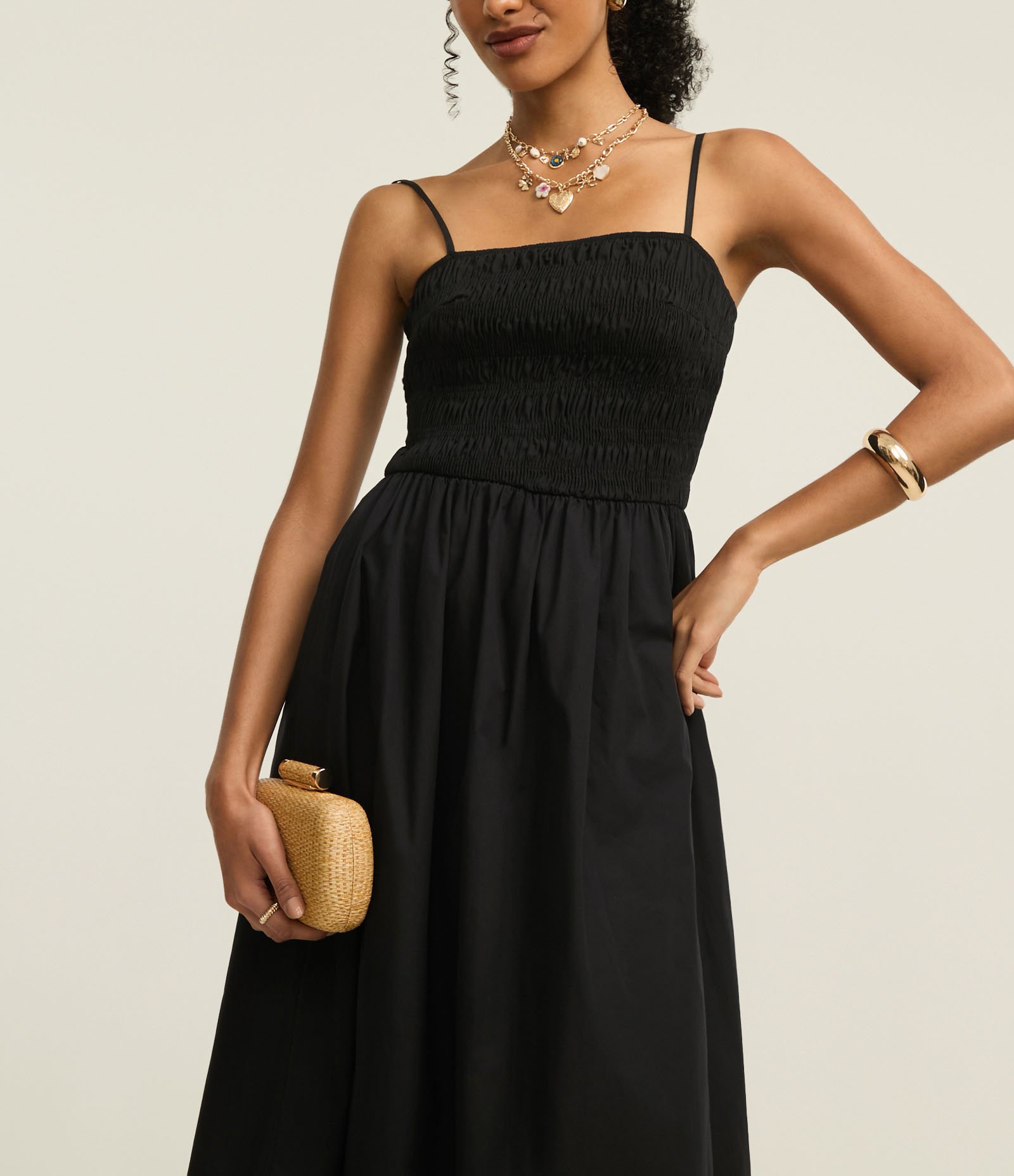 Vestido Evasê em Tricoline com Alça Fina e Lastex Preto 3