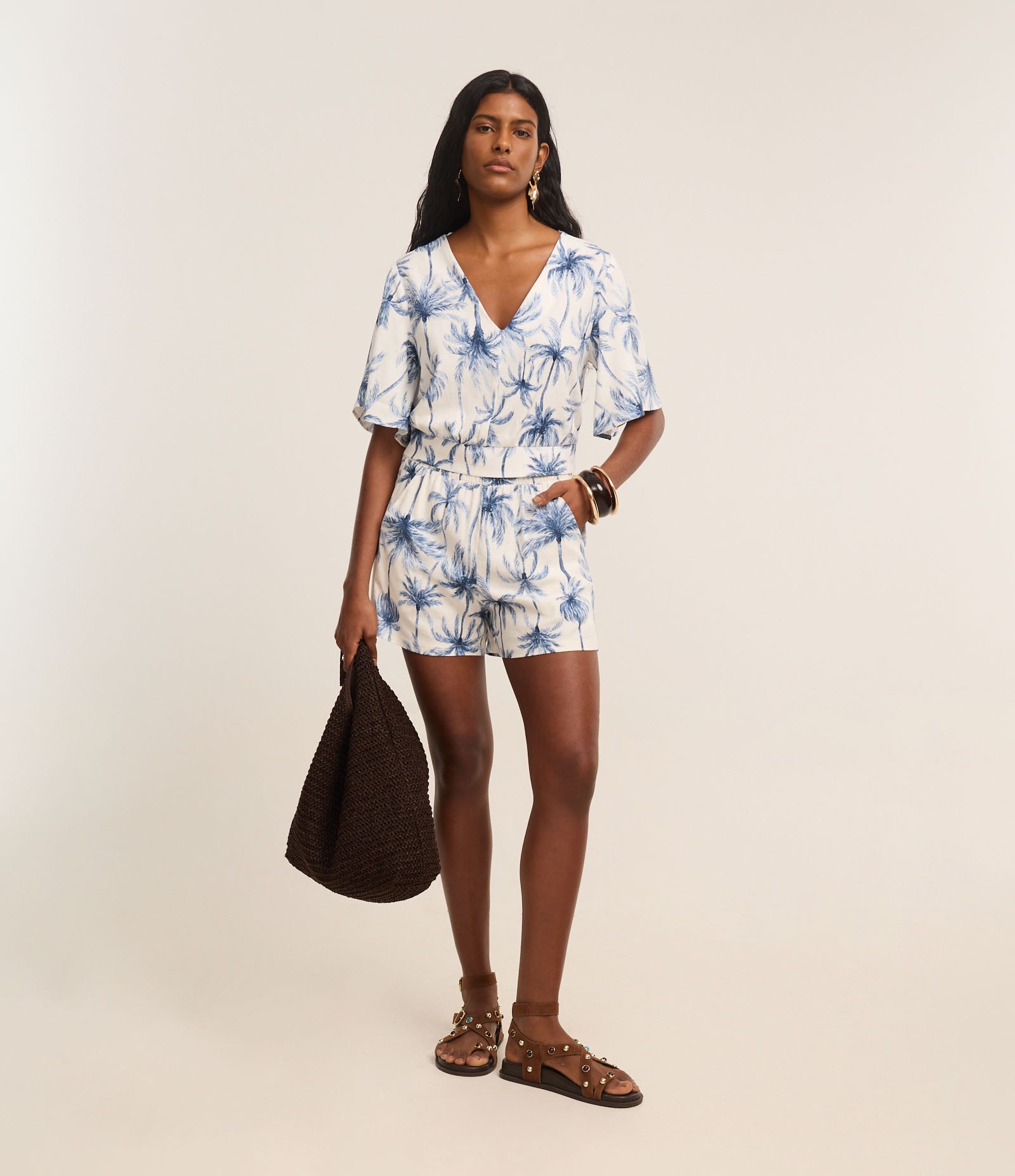 Short em Viscolinho com Elástico no Cós e Estampa Coqueiros Azul/Off White 1