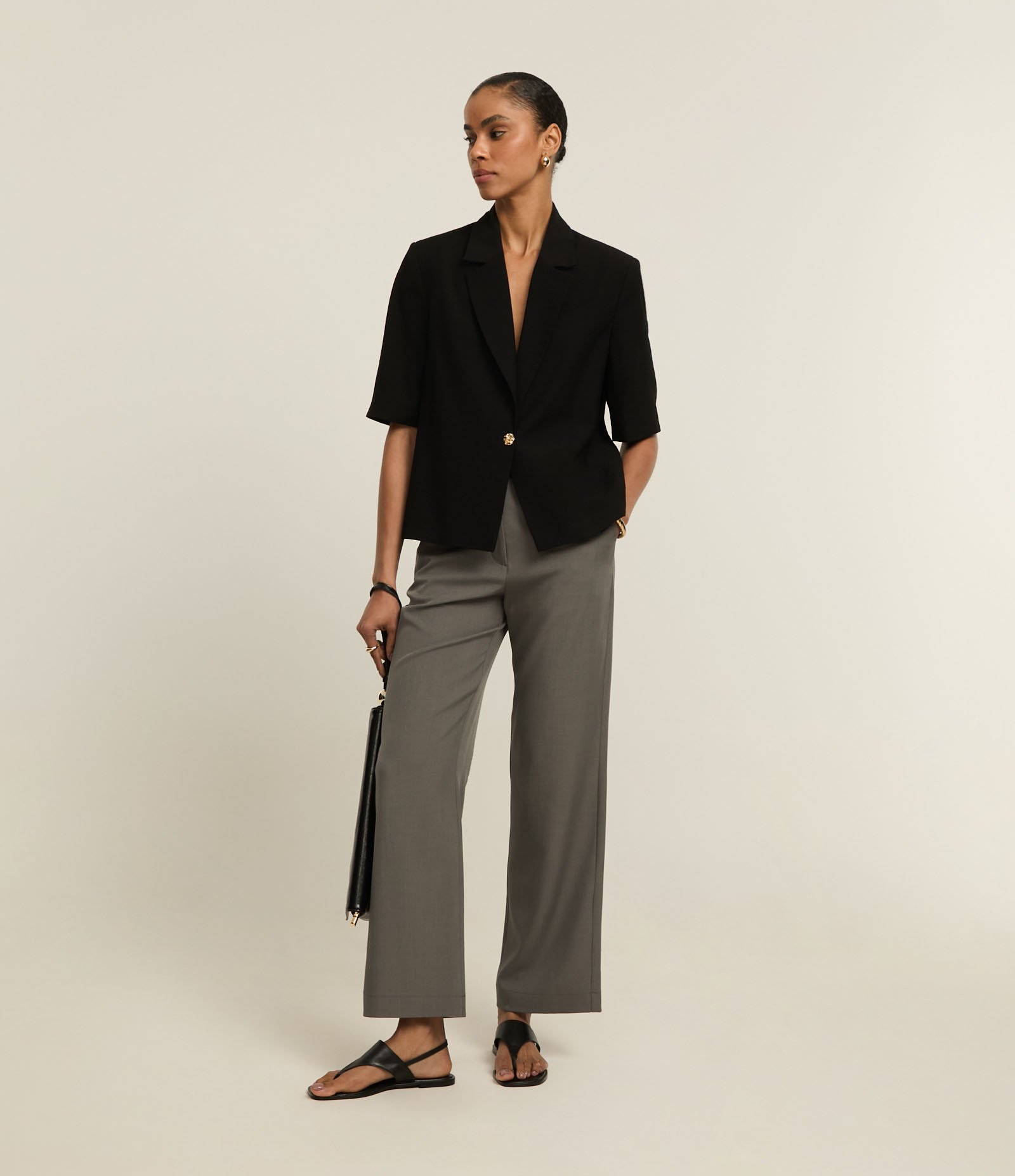 Calça Reta em Alfaiataria com Ganchinho no Cós Cinza 1