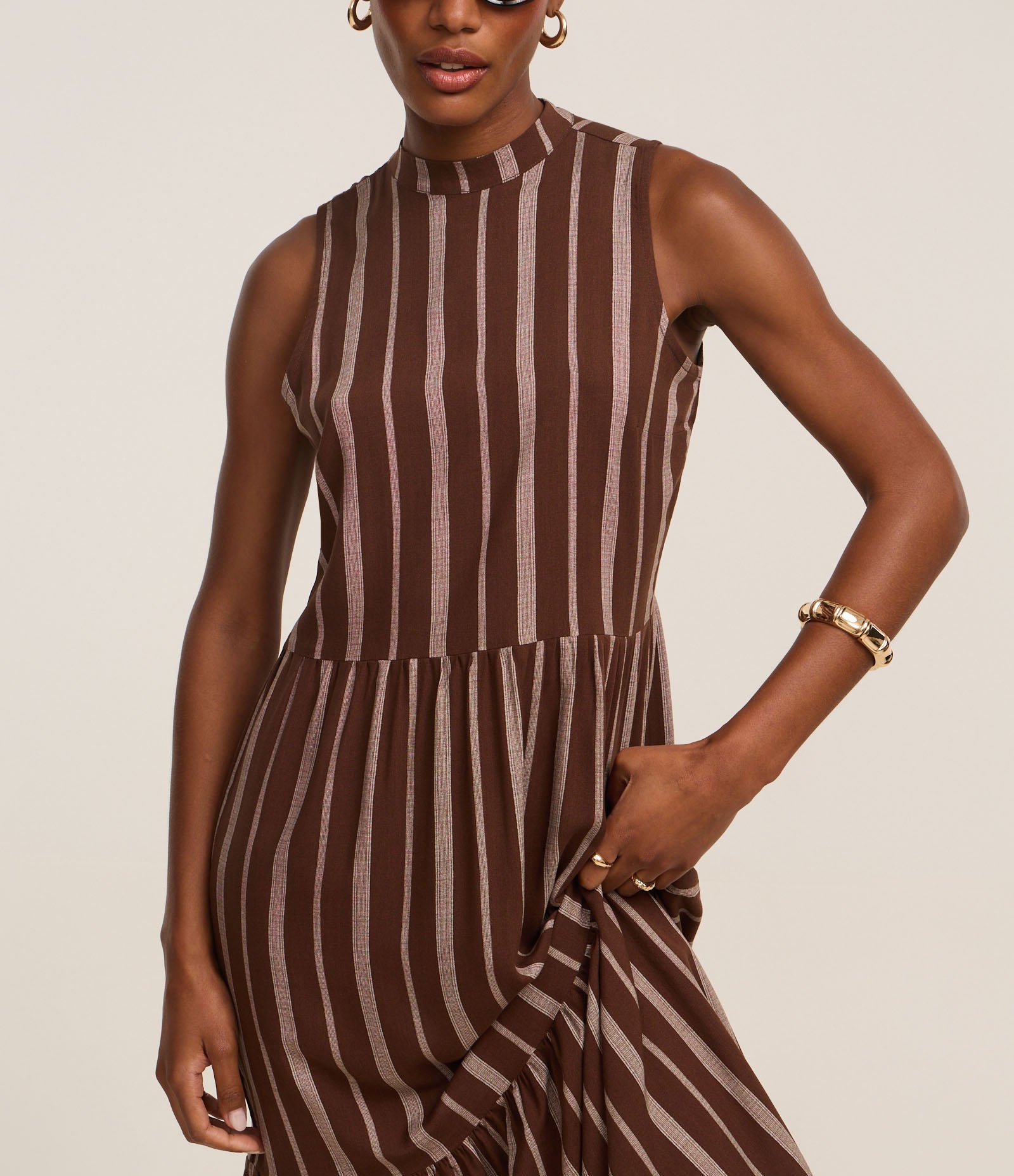 Vestido Evasê Midi em Viscose com Listras Desencontradas Marrom 7