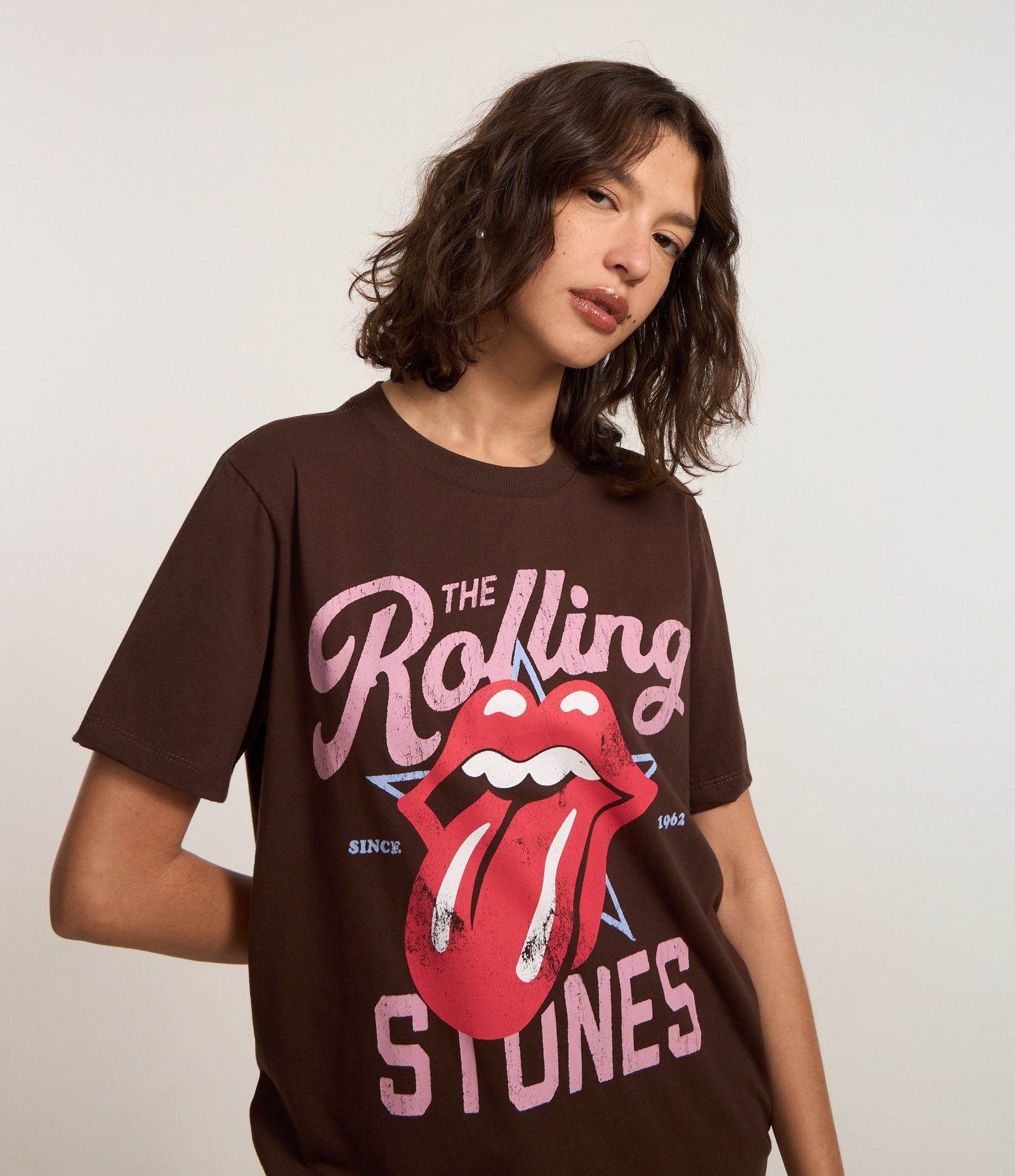 Camiseta Alongada em Algodão com Estampa Rolling Stones Marrom 1