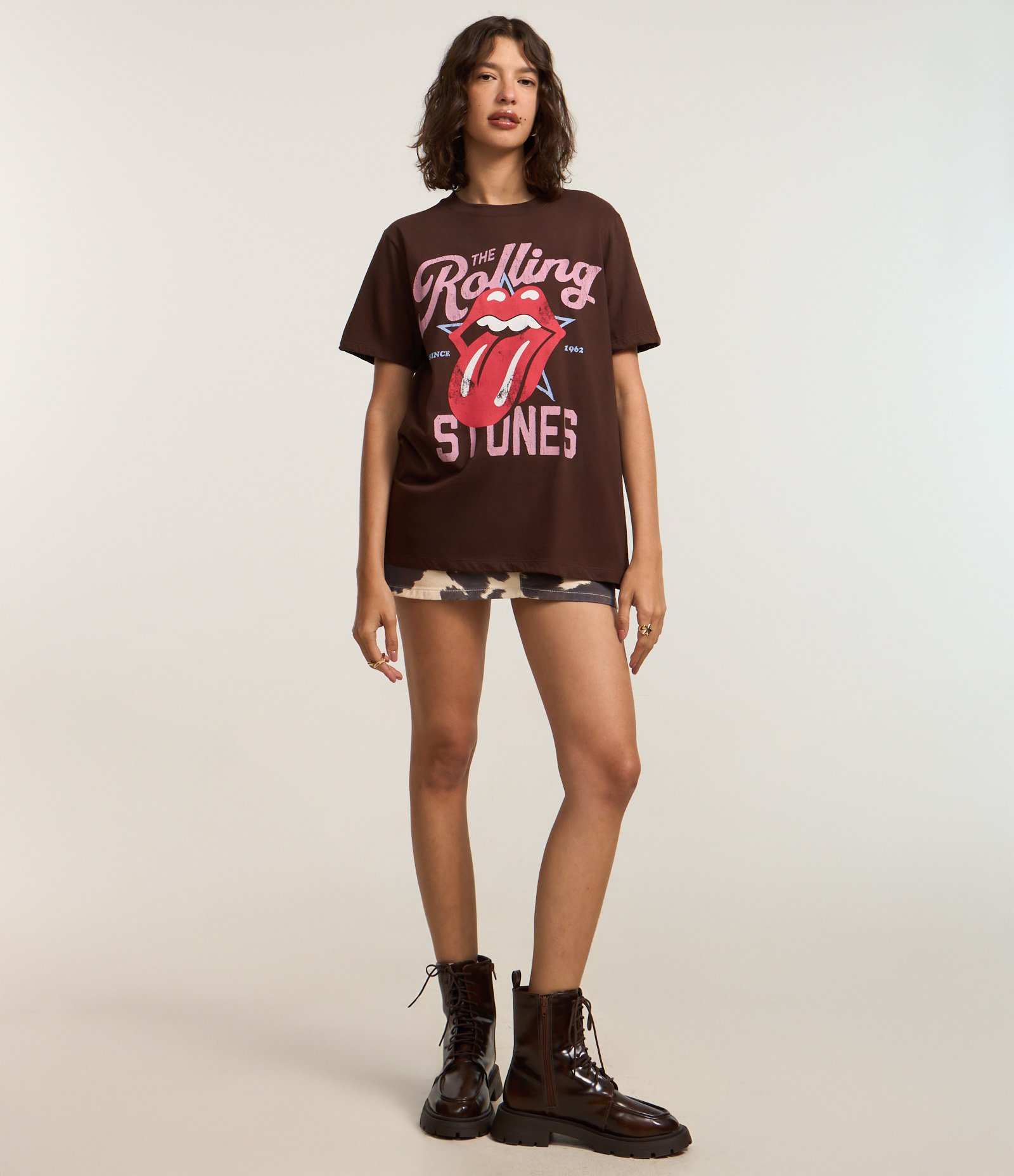 Camiseta Alongada em Algodão com Estampa Rolling Stones Marrom 3
