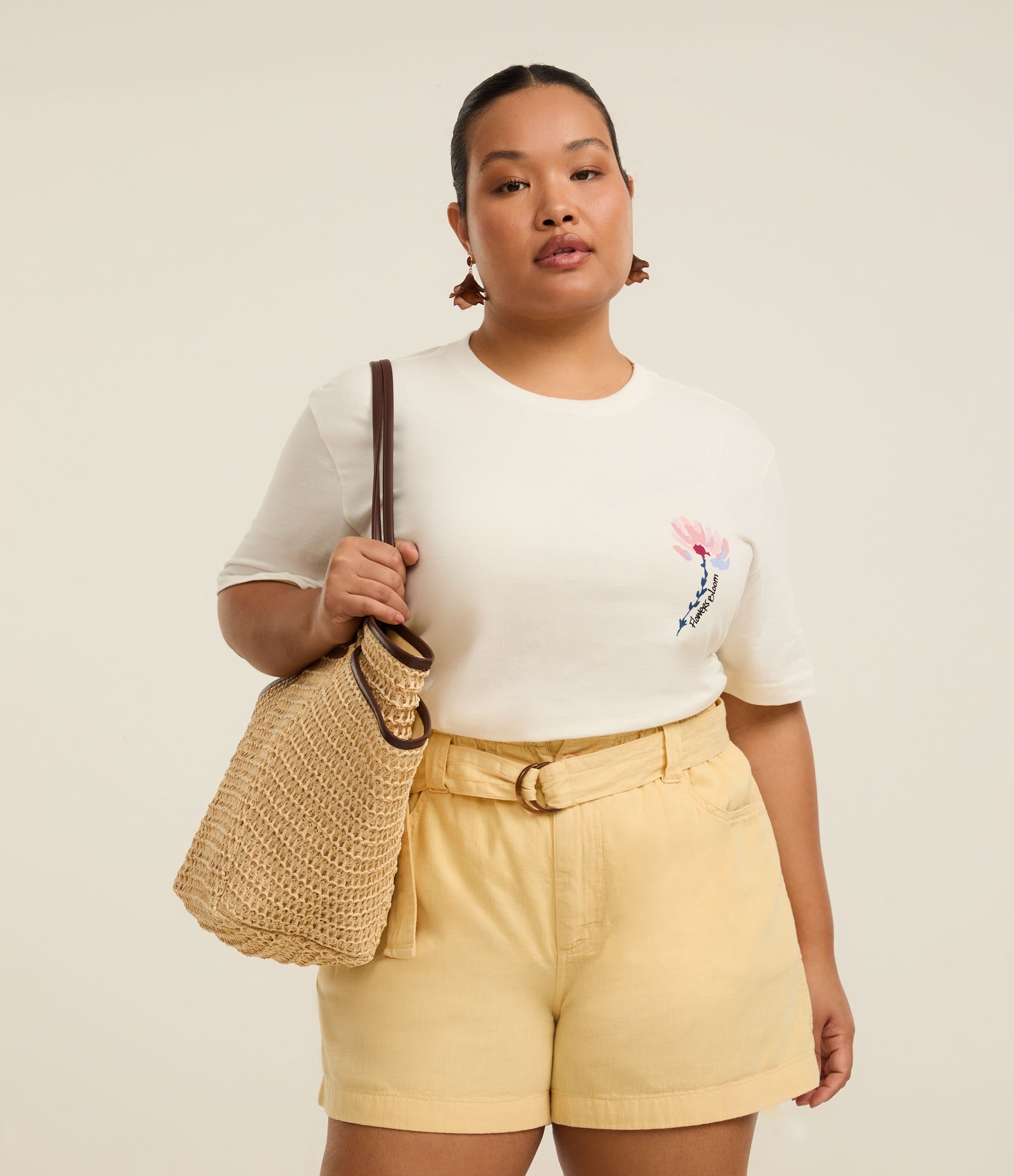 Camiseta Alongada com Estampa Flowers Bloom Curve & Plus Size Branco 1