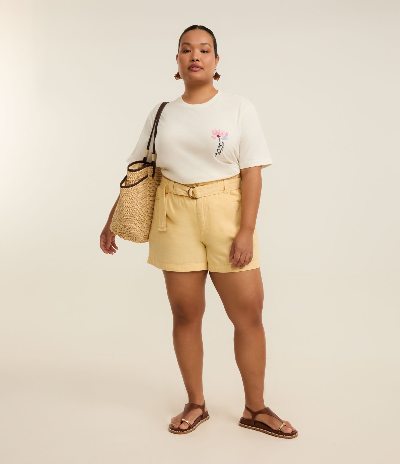 Camiseta Alongada com Estampa Flowers Bloom Curve & Plus Size Branco 2