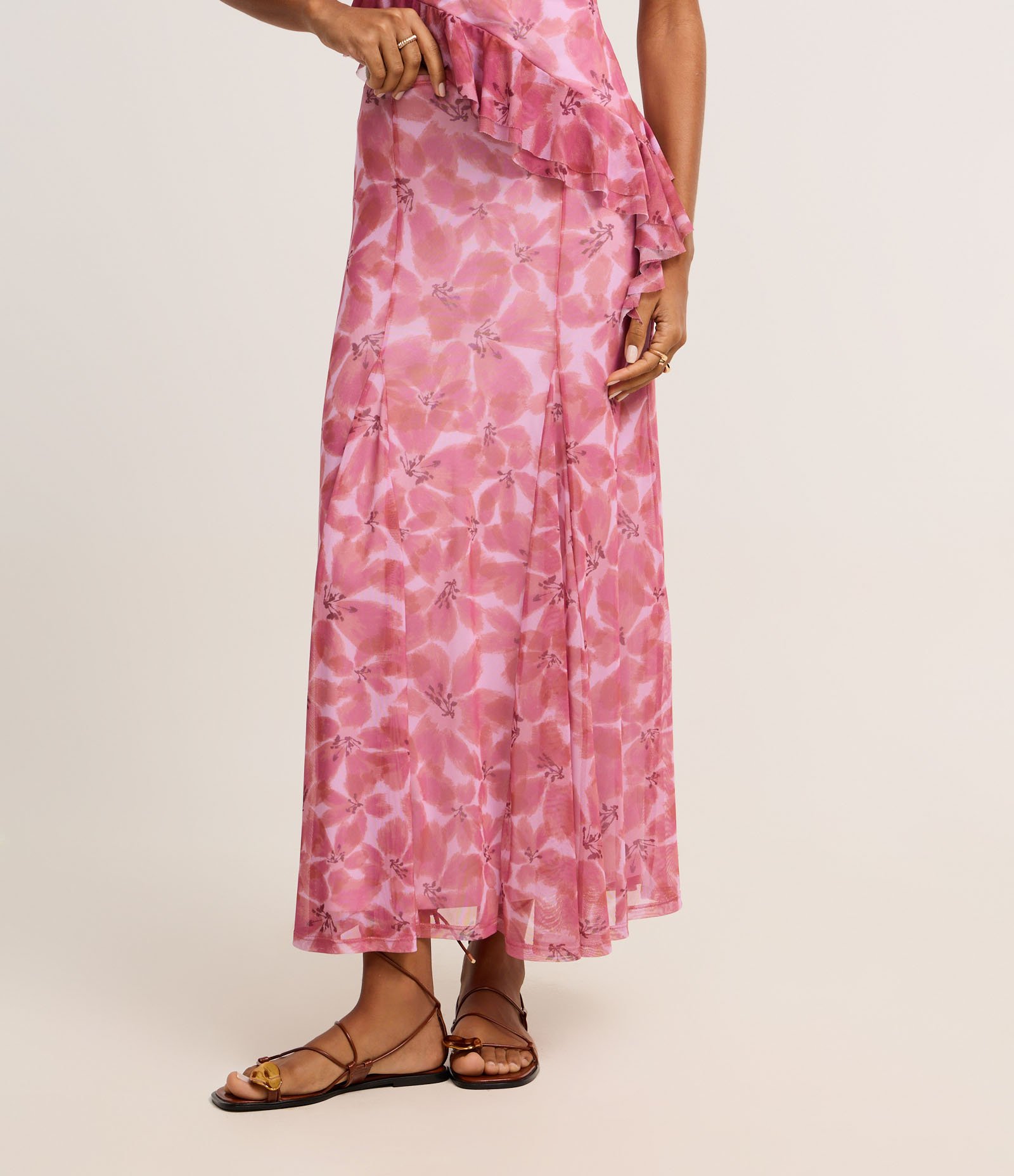 Saia Reta Midi em Tule com Nesgas e Estampa Floral Rosa 3