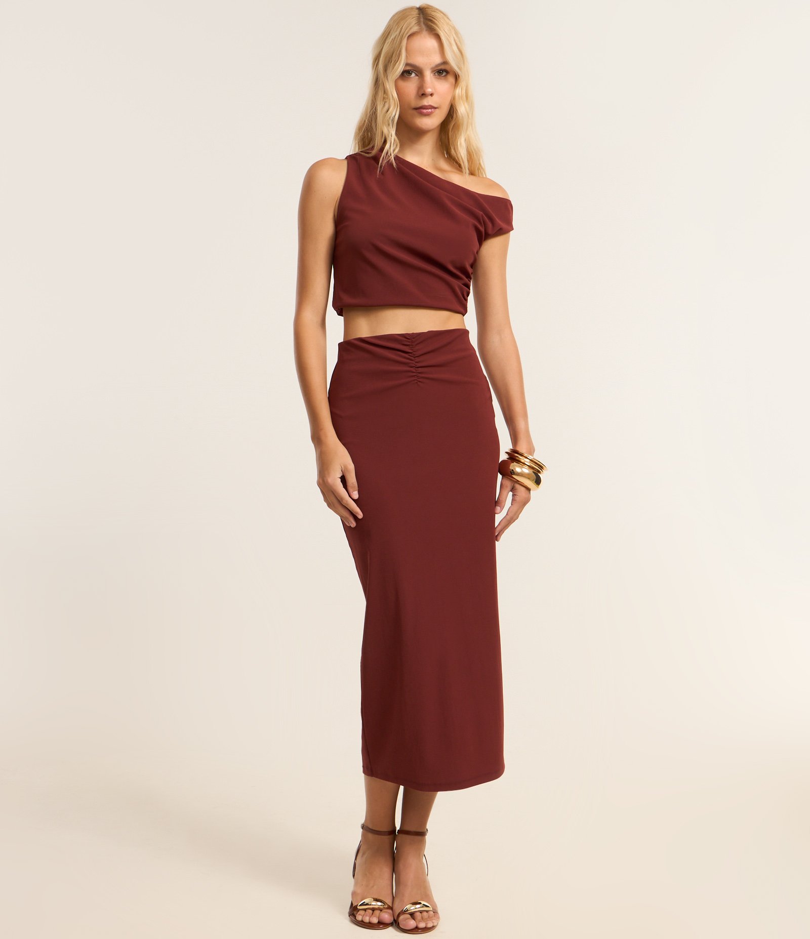 Blusa Cropped em Crepe com Decote Assimétrico e Franzido Lateral Vermelho 2