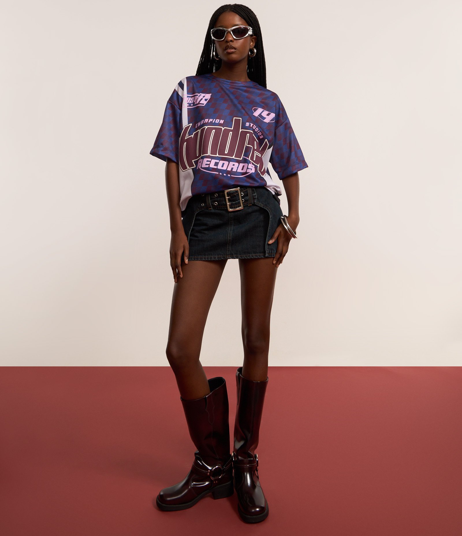 Saia Curta em Jeans com Cinto Largo Afivelado Escuro 5