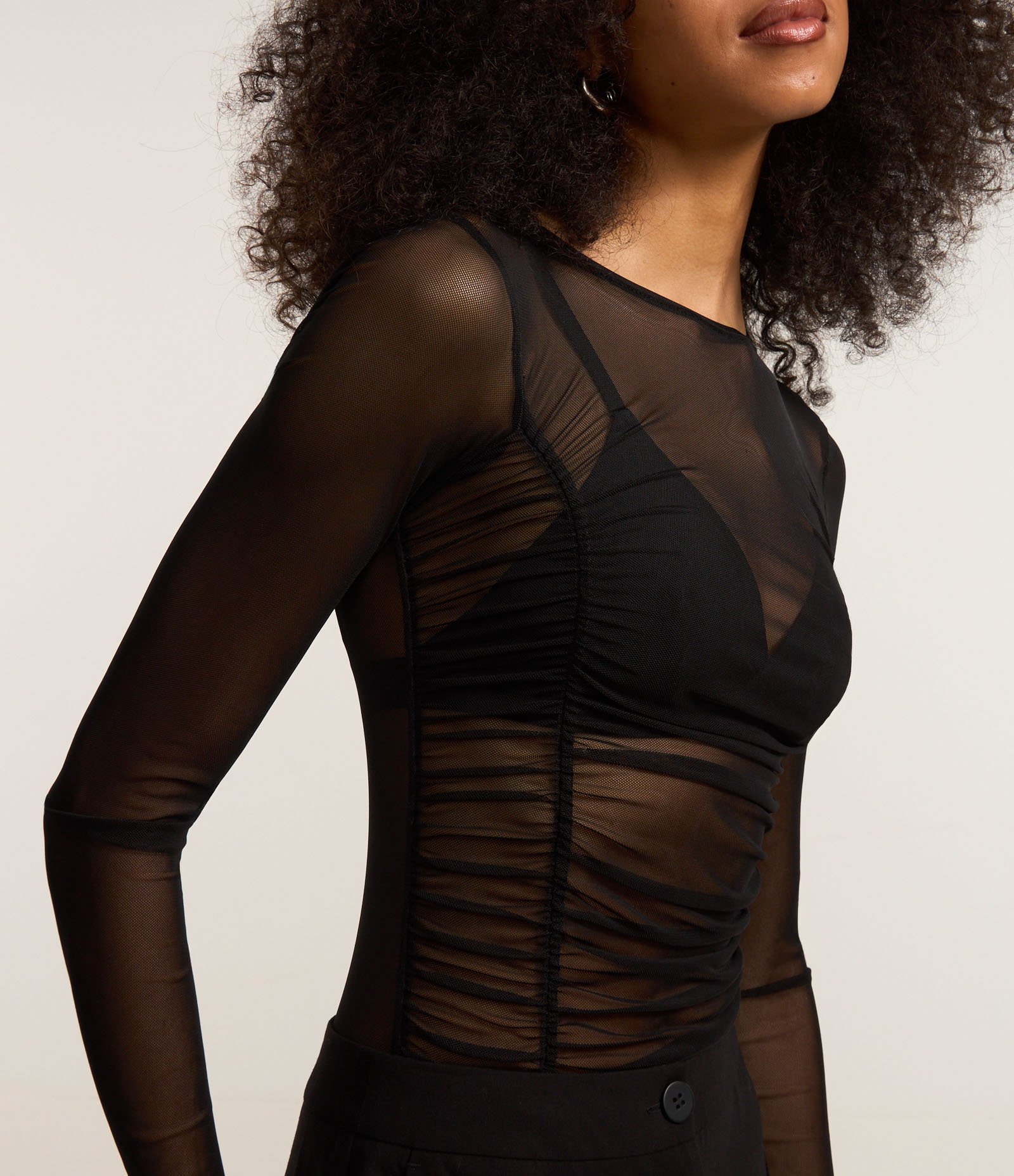 Body em Tule Texturizado com Franzidos Preto 4