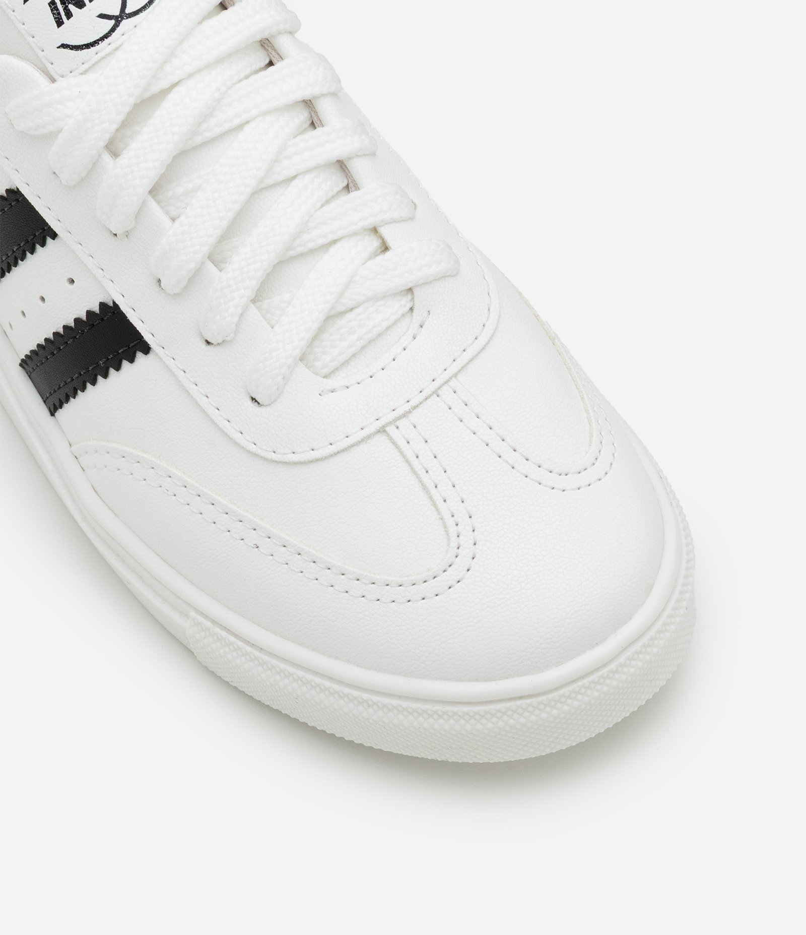 Tenis Infantil em PU com Recortes e Detalhes Contrastantes - Tam 28 a 34 Branco 4