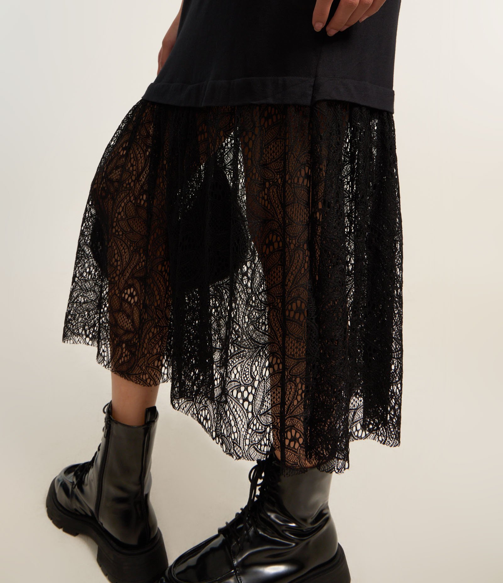 Vestido Reto New Midi em Algodão com Renda na Barra Preto 4